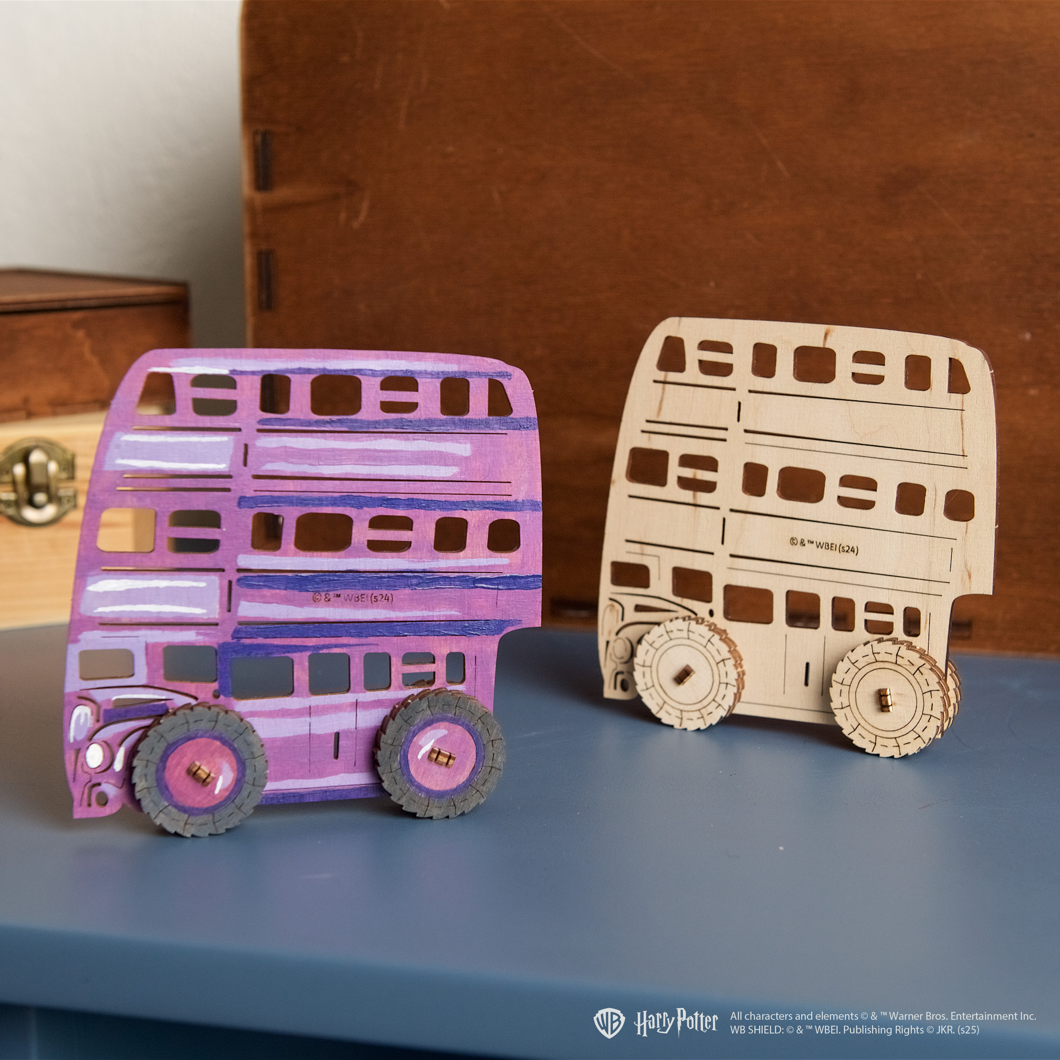 ugears-knight-bus-maquette-bois-3d-colorier-harry-potter image 5