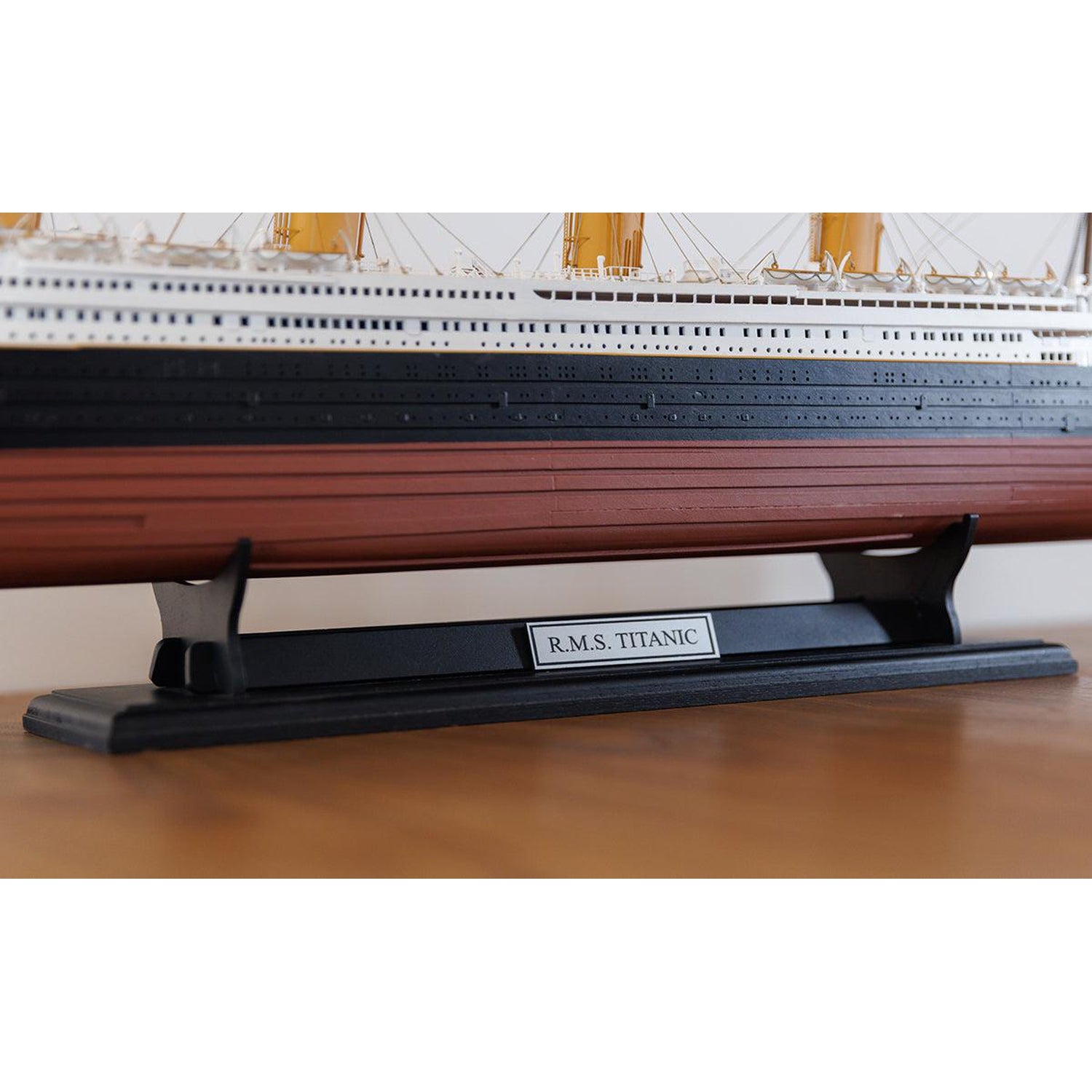 occre-base-noire-380x120mm-pr-sentoir-maquette-bateau-bois image 3