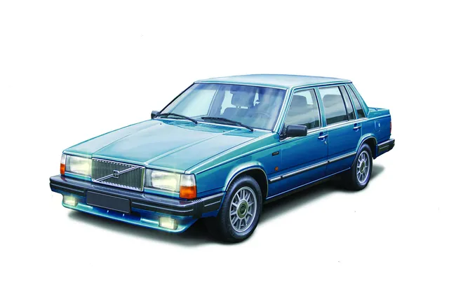italeri-volvo-760-gle-1-24-maquette-voiture-plastique image 1