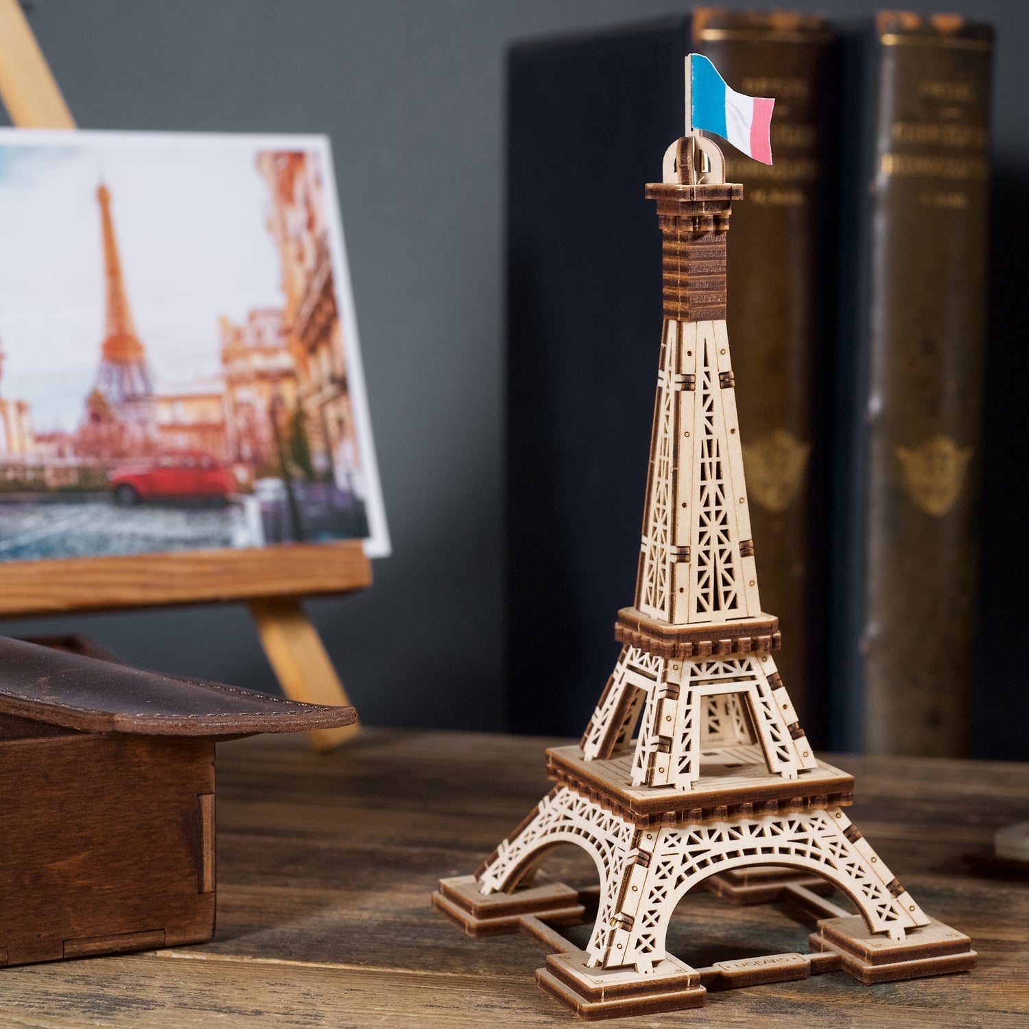 ugears-paris-tower-maquette-bois-3d-tour-eiffel-assembler image 7