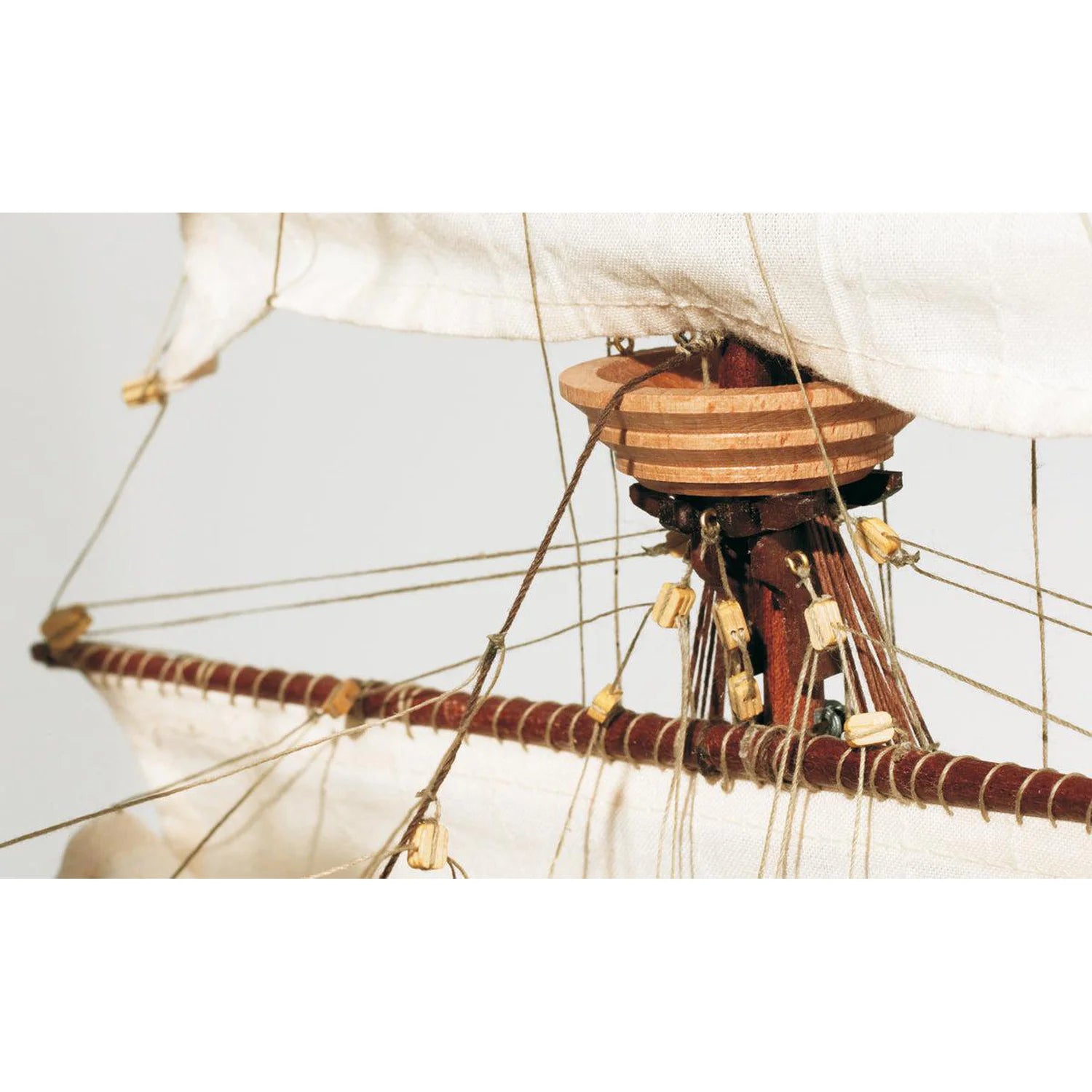 occre-san-mart-n-maquette-galion-espagnol-bois-kit-armada-1588 image 5