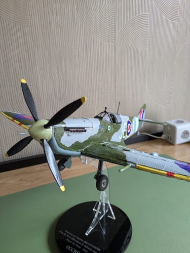 Mon premier avion bois et plastique, conquis !