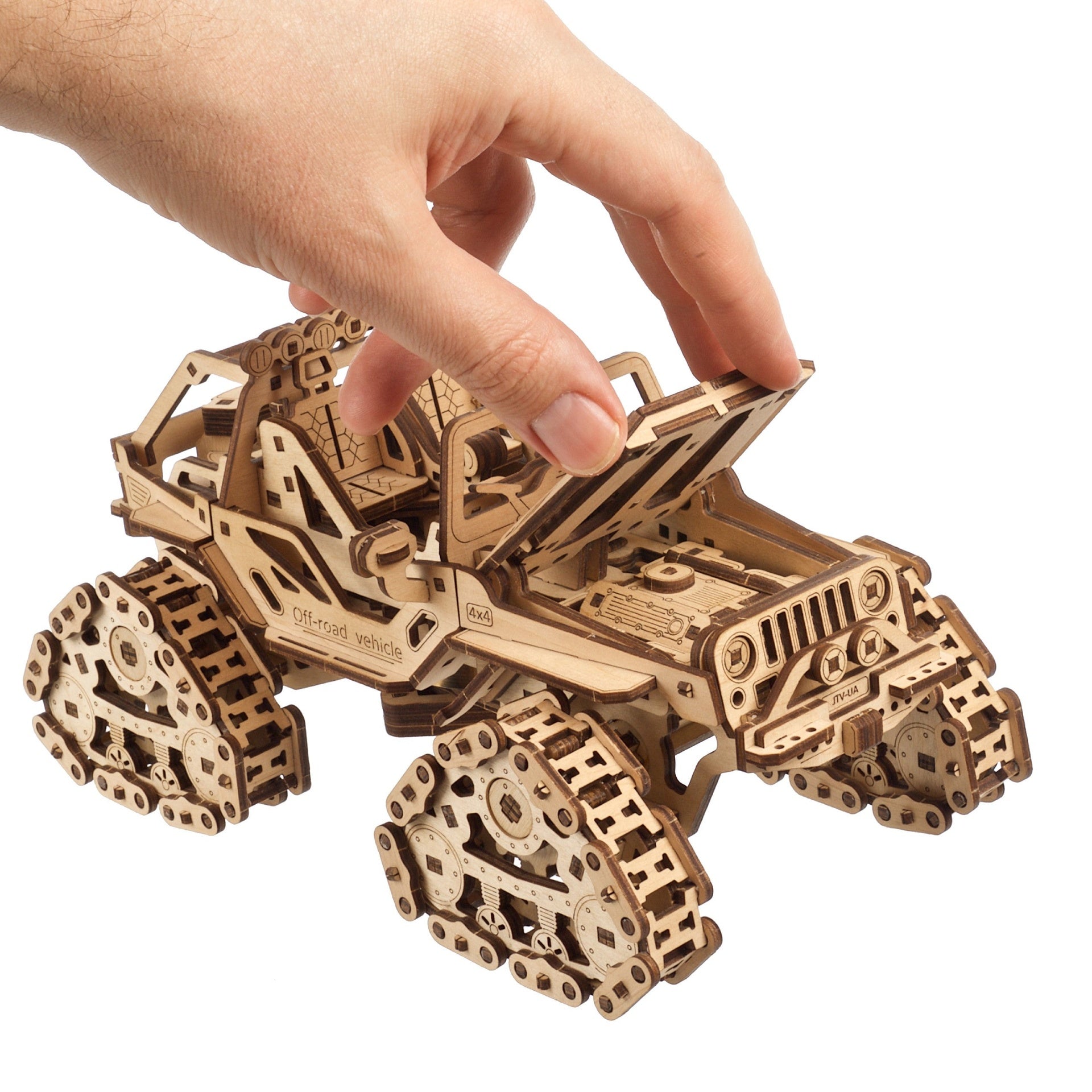 ugears-tracked-off-road-vehicle-v-hicule-chenill-m-canique-en-bois-1-24 image 4
