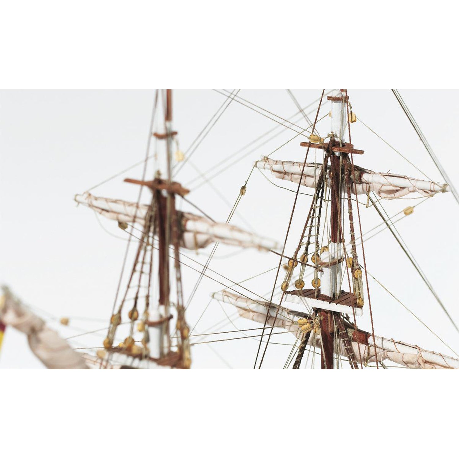 occre-aurora-maquette-bateau-brigantin-en-kit-bois image 5