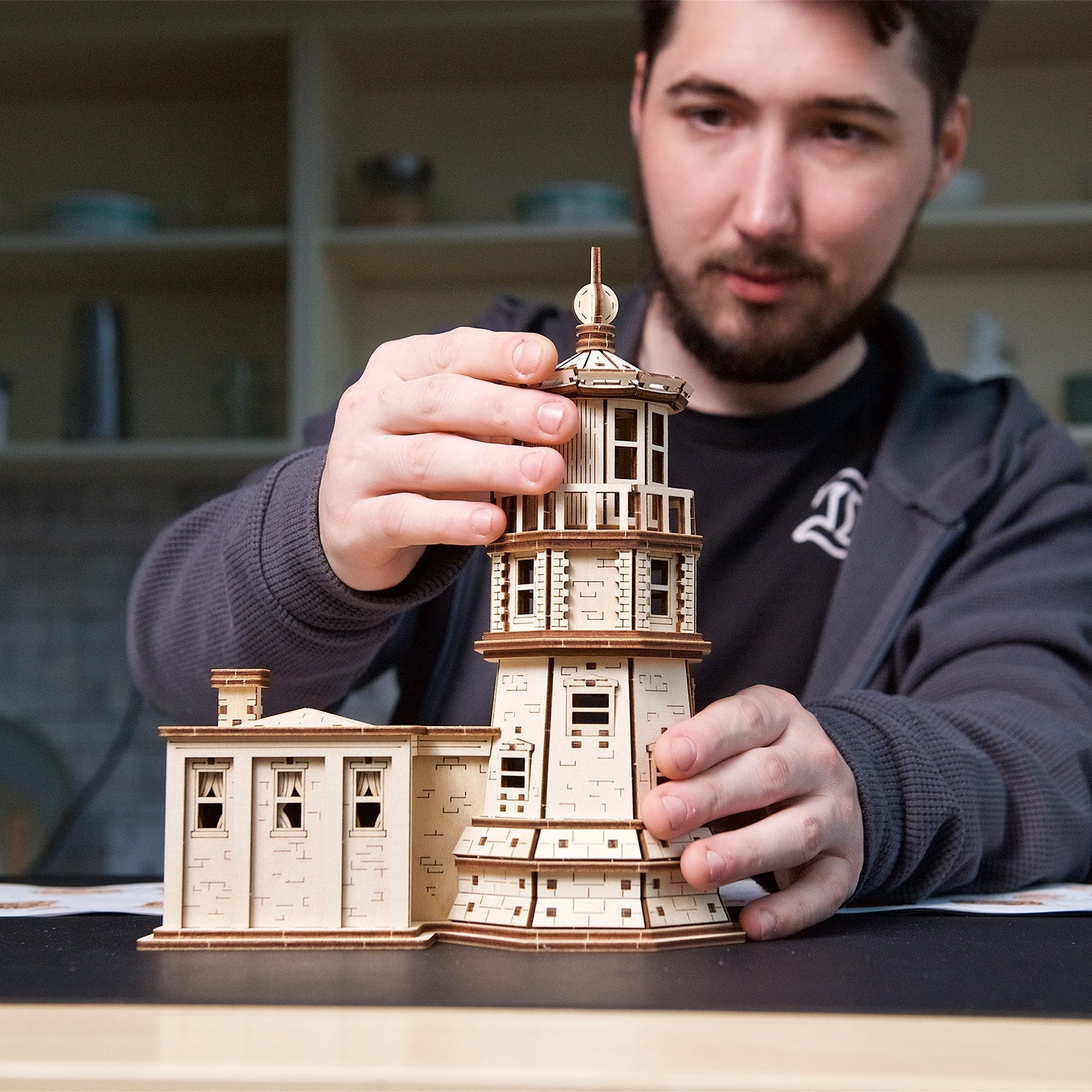ugears-split-rock-lighthouse-maquette-phare-m-canique-en-bois image 7