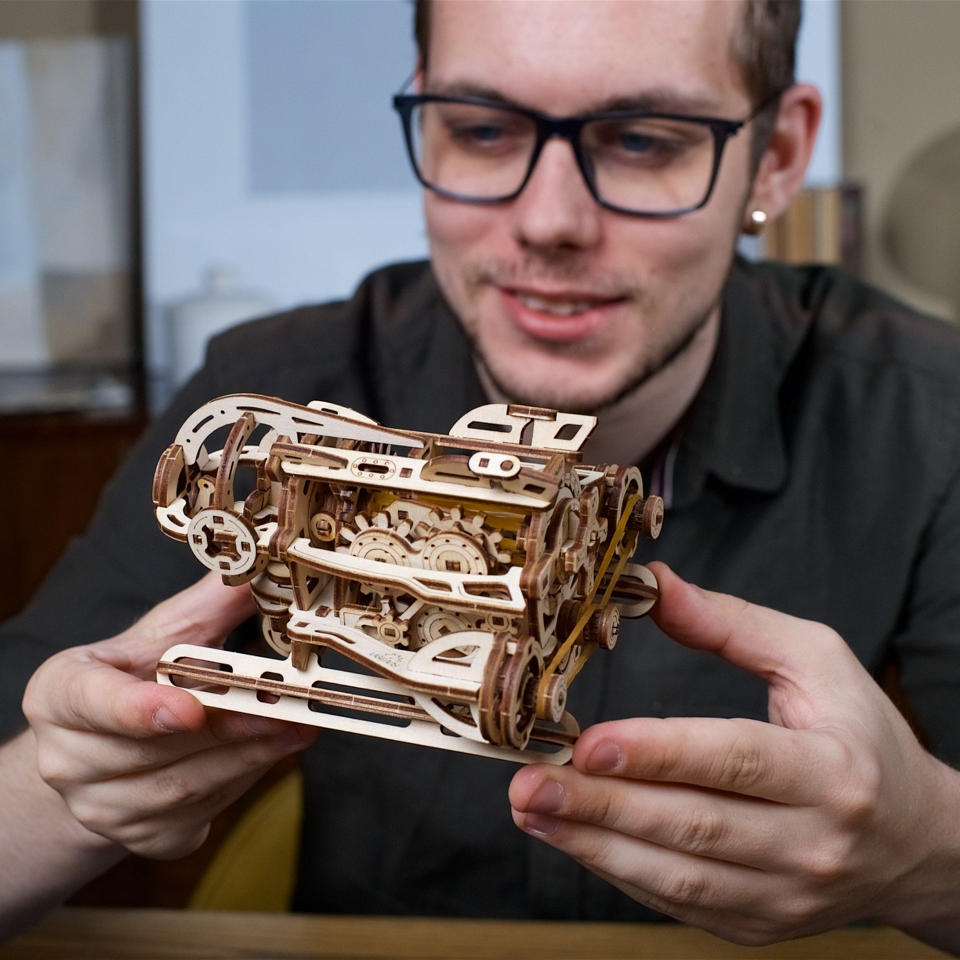 ugears-steampunk-submarine-1-48-maquette-bois-m-canique-motoris-e image 7
