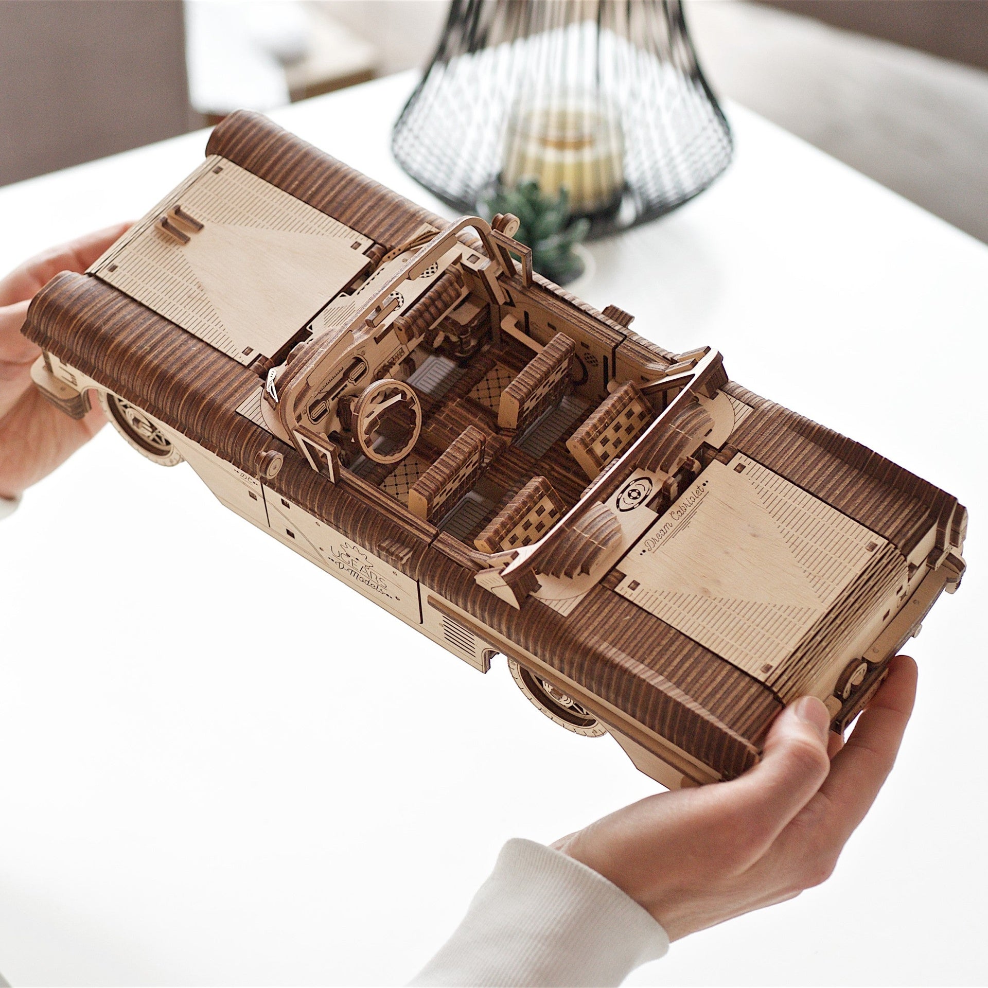 ugears-dream-cabriolet-vm-05-maquette-bois-m-canique-vintage image 7