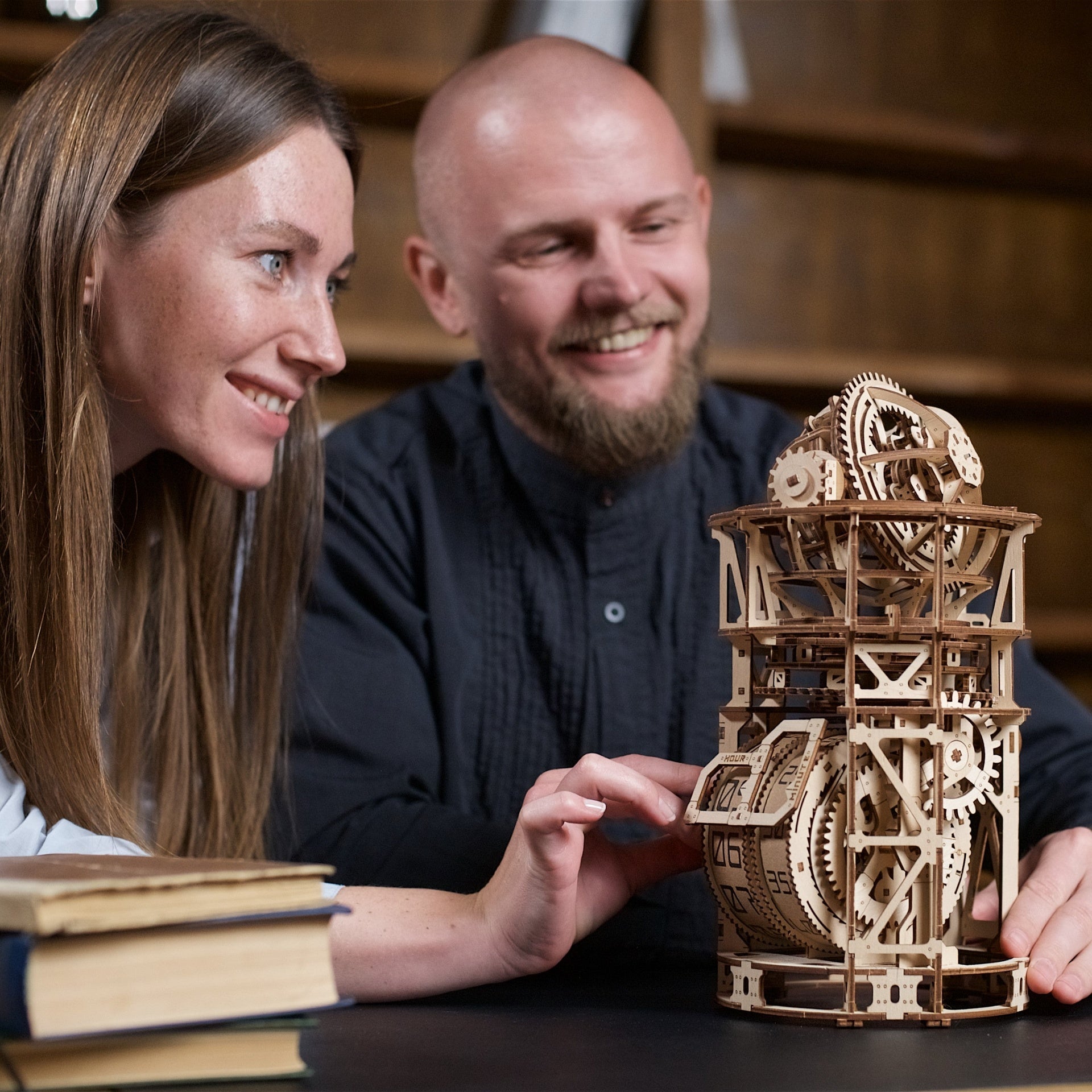 ugears-sky-watcher-tourbillon-table-clock-horloge-m-canique-bois image 7