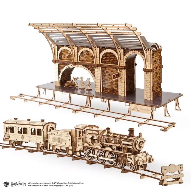 ugears-hogwarts-express-set-harry-potter-maquette-m-canique-bois-2-en-1 image 1