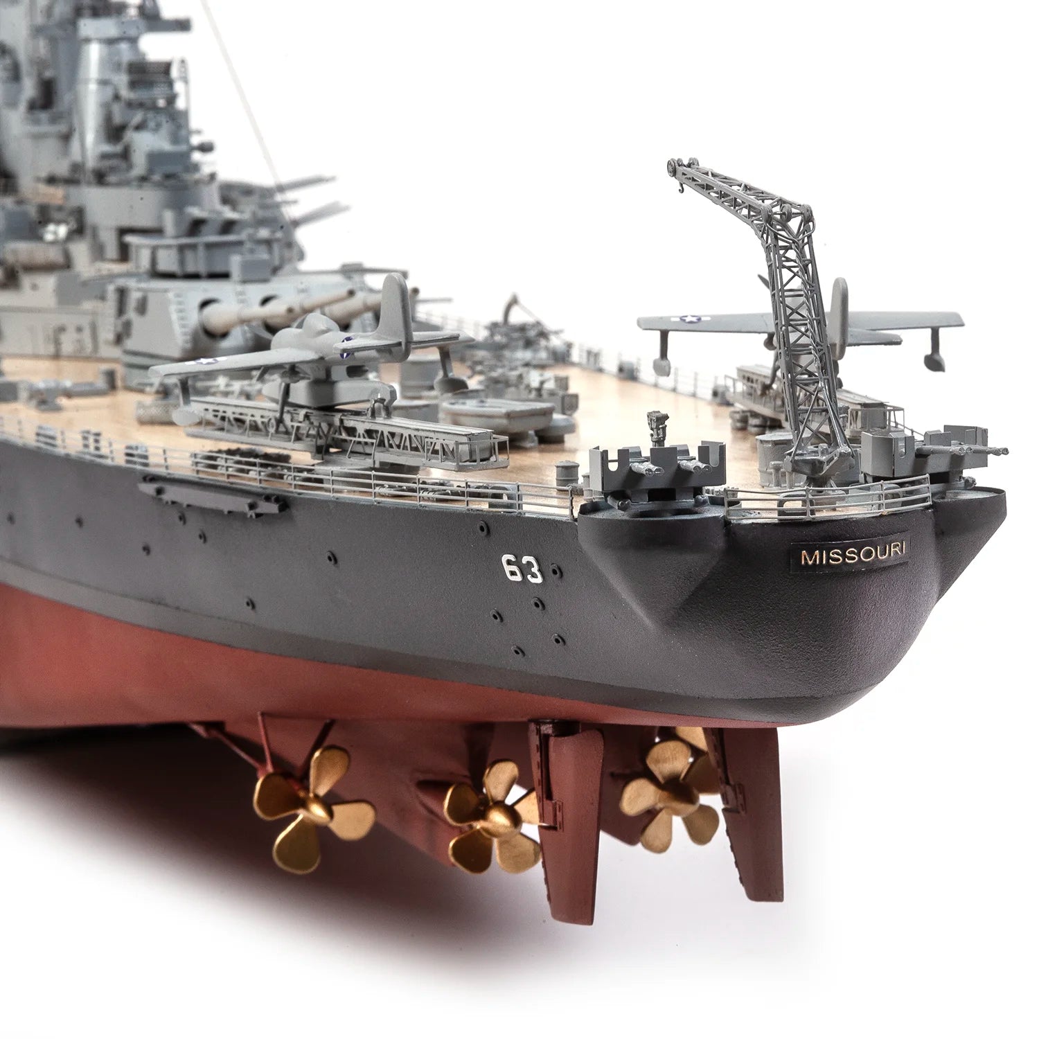 occre-uss-missouri-bb-63-maquette-cuirass-bois-et-m-tal-1-200 image 7