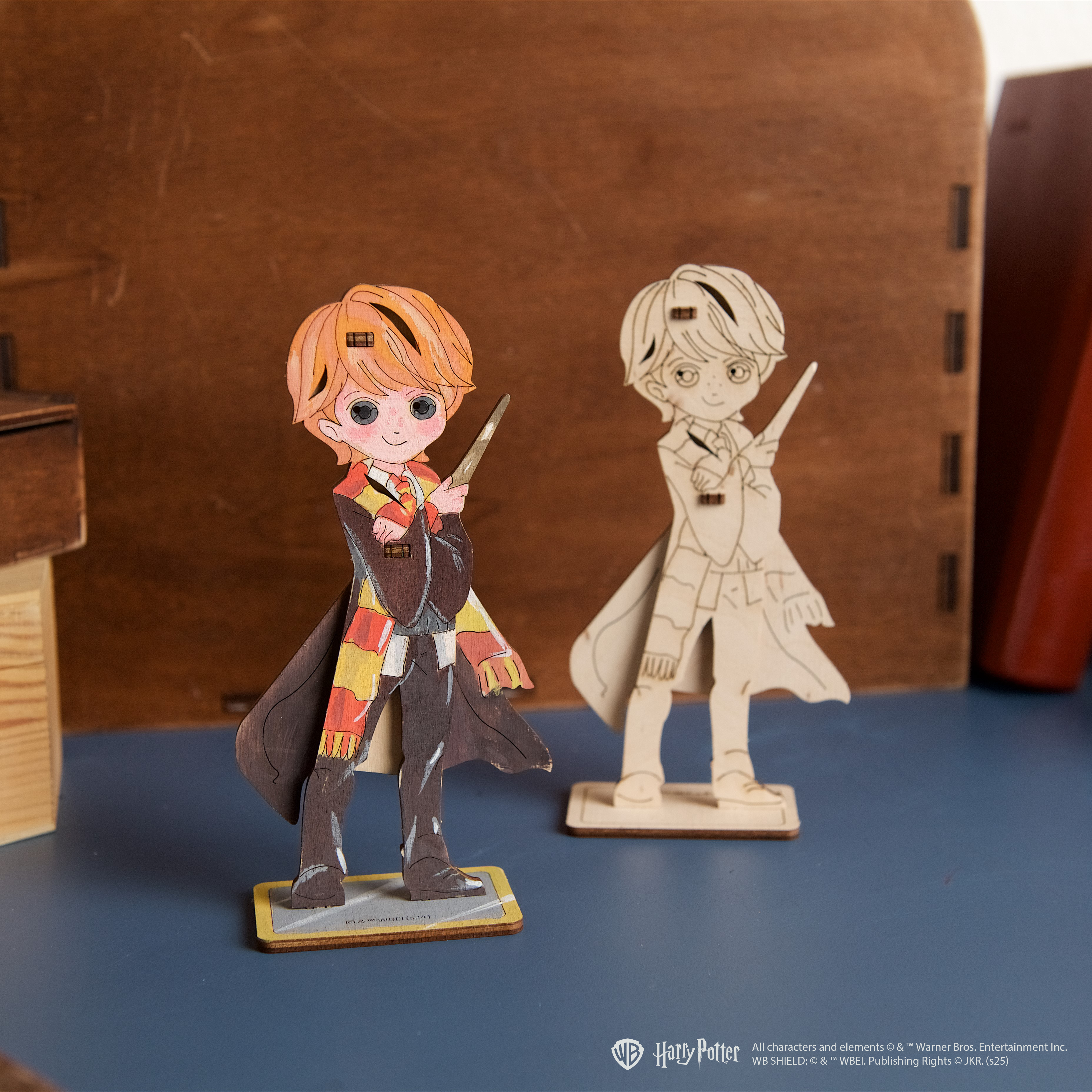ugears-ronald-weasley-maquette-bois-3d-colorier-harry-potter image 6