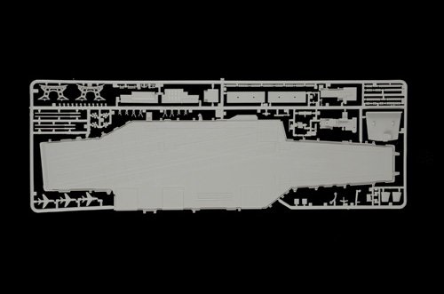 italeri-i5520-bateau-porte-avions-uss-saratoga-cv-60-chelle-1-720 image 5