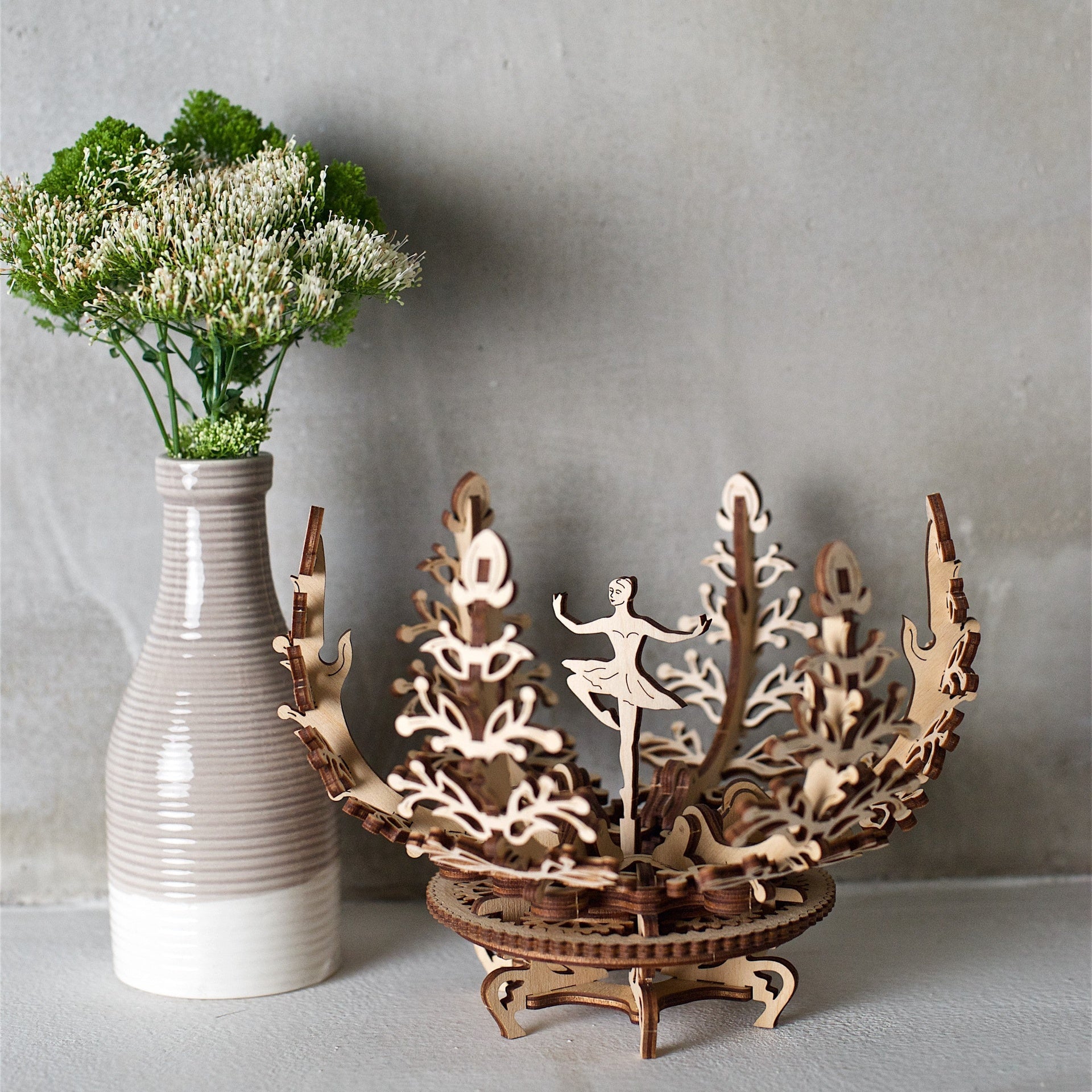 ugears-mechanical-flower-maquette-bois-avec-coffret-cadeau image 7