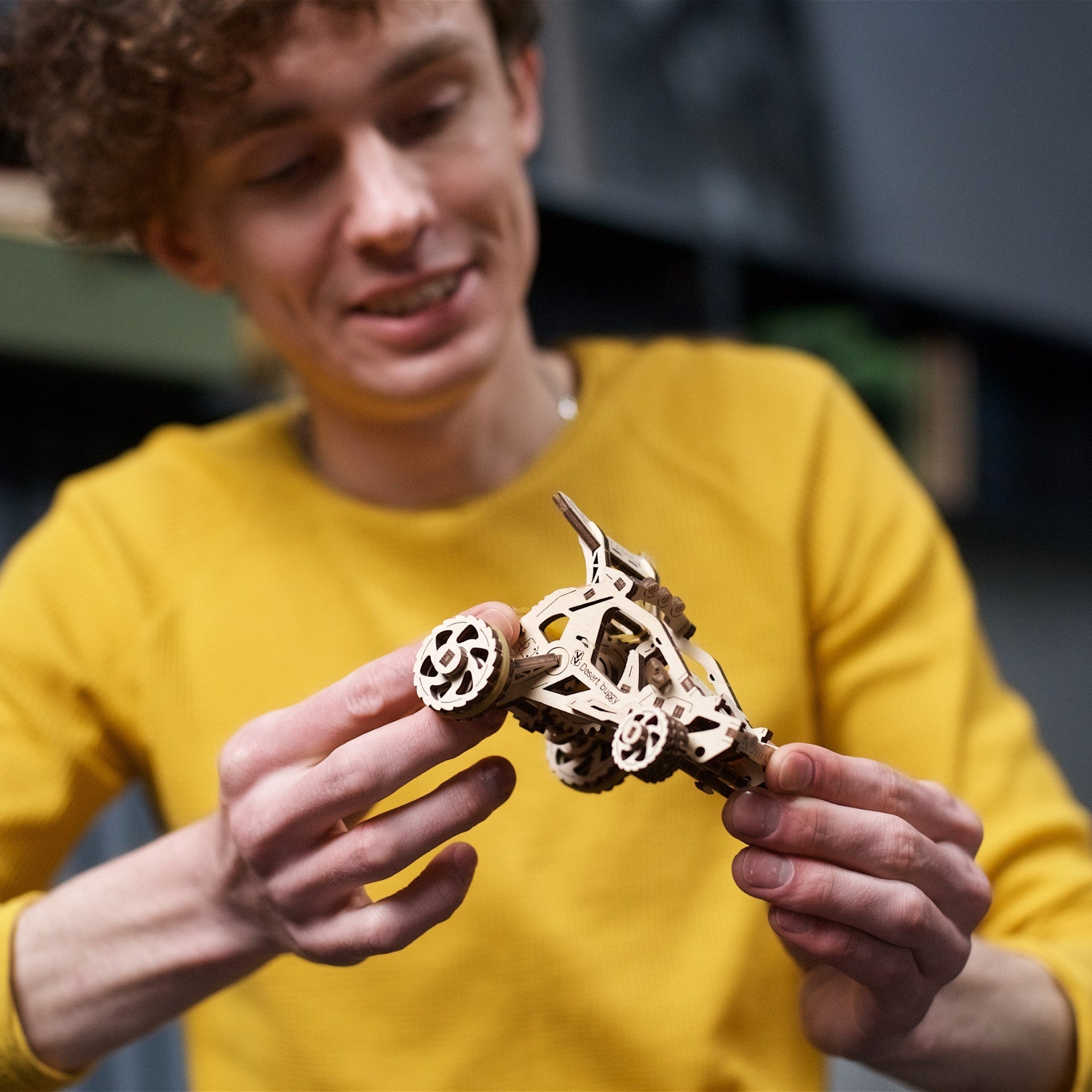 ugears-desert-buggy-mini-buggy-maquette-m-canique-en-bois-construire image 7