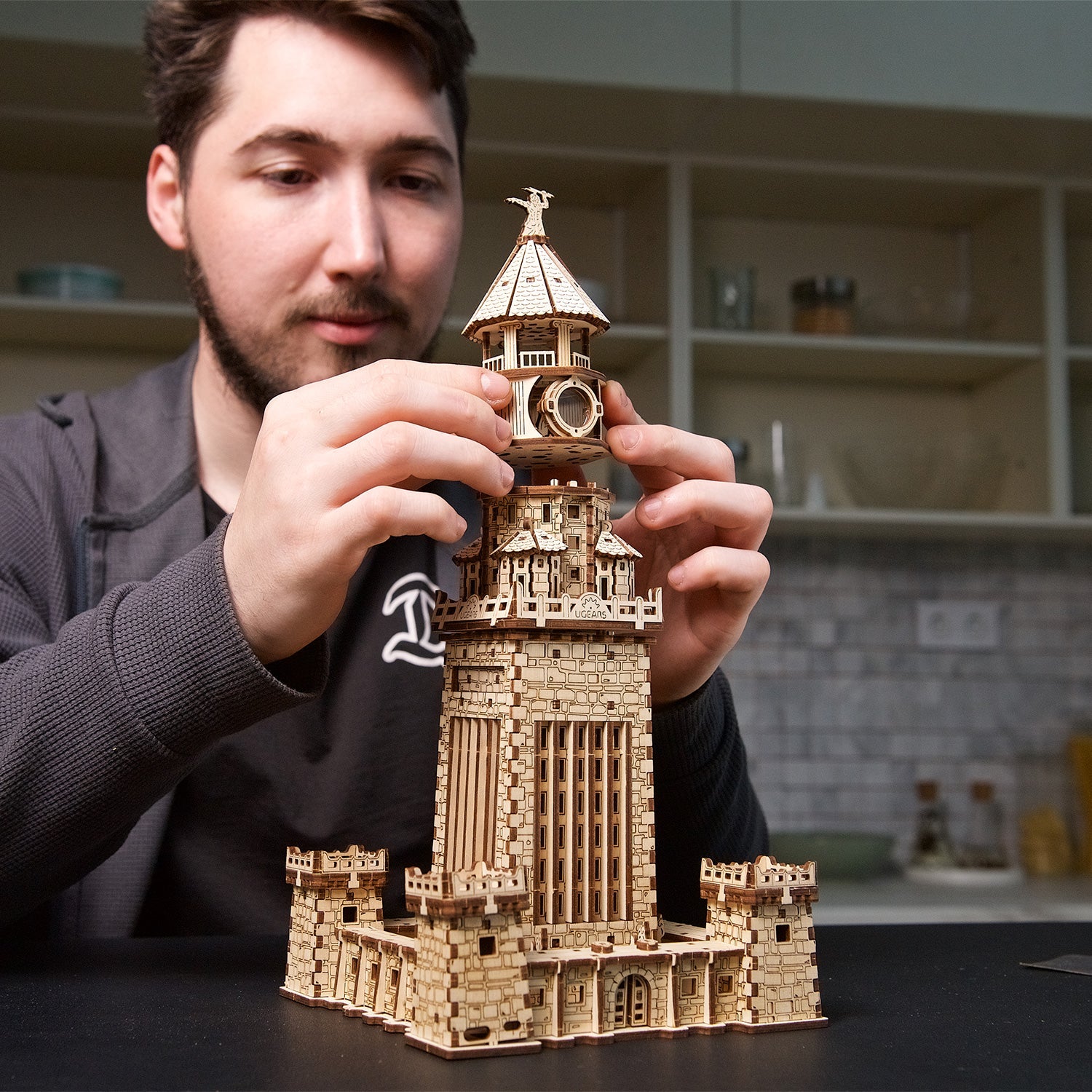 ugears-phare-d-alexandrie-maquette-bois-m-canique image 7