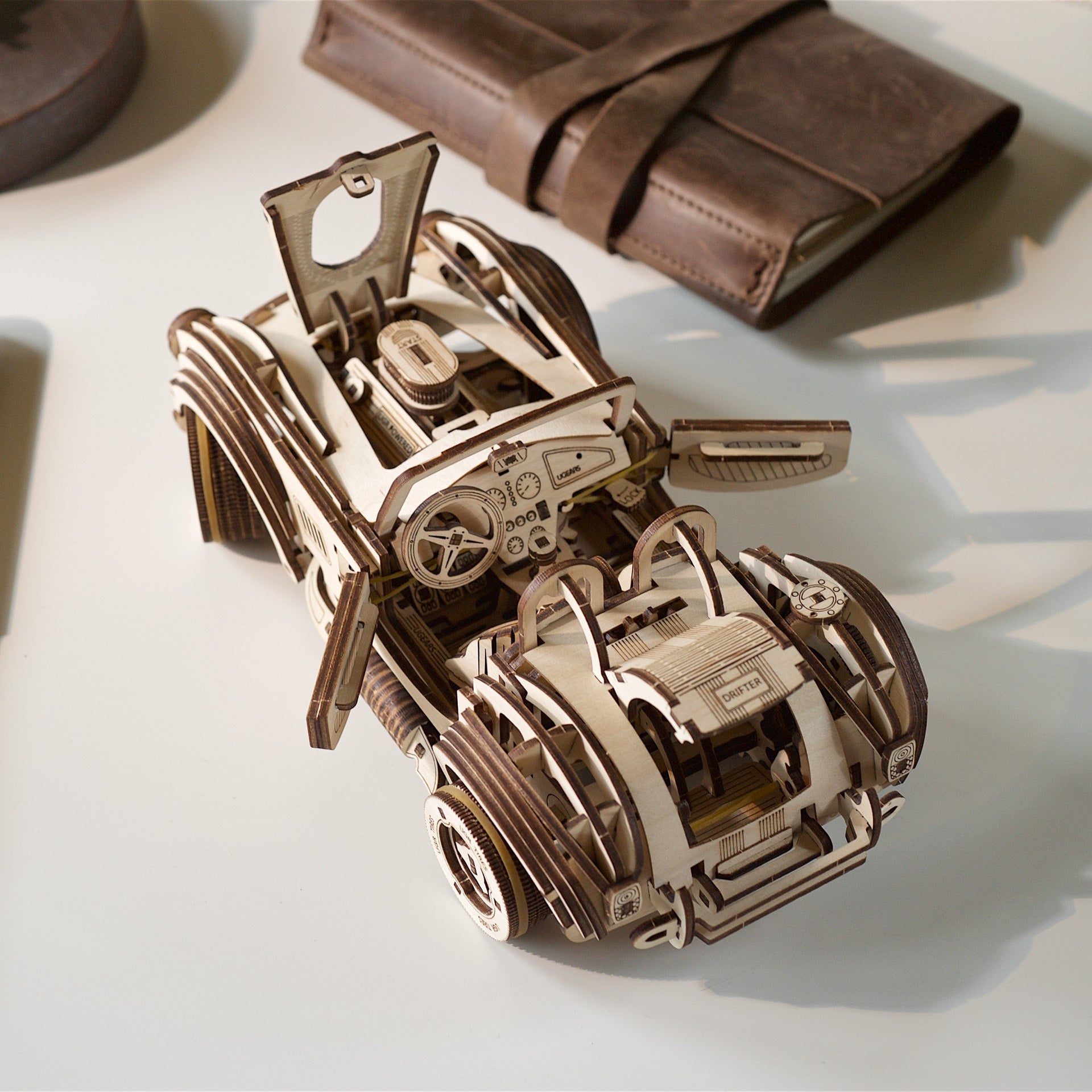 ugears-drift-cobra-racing-car-maquette-m-canique-bois image 8