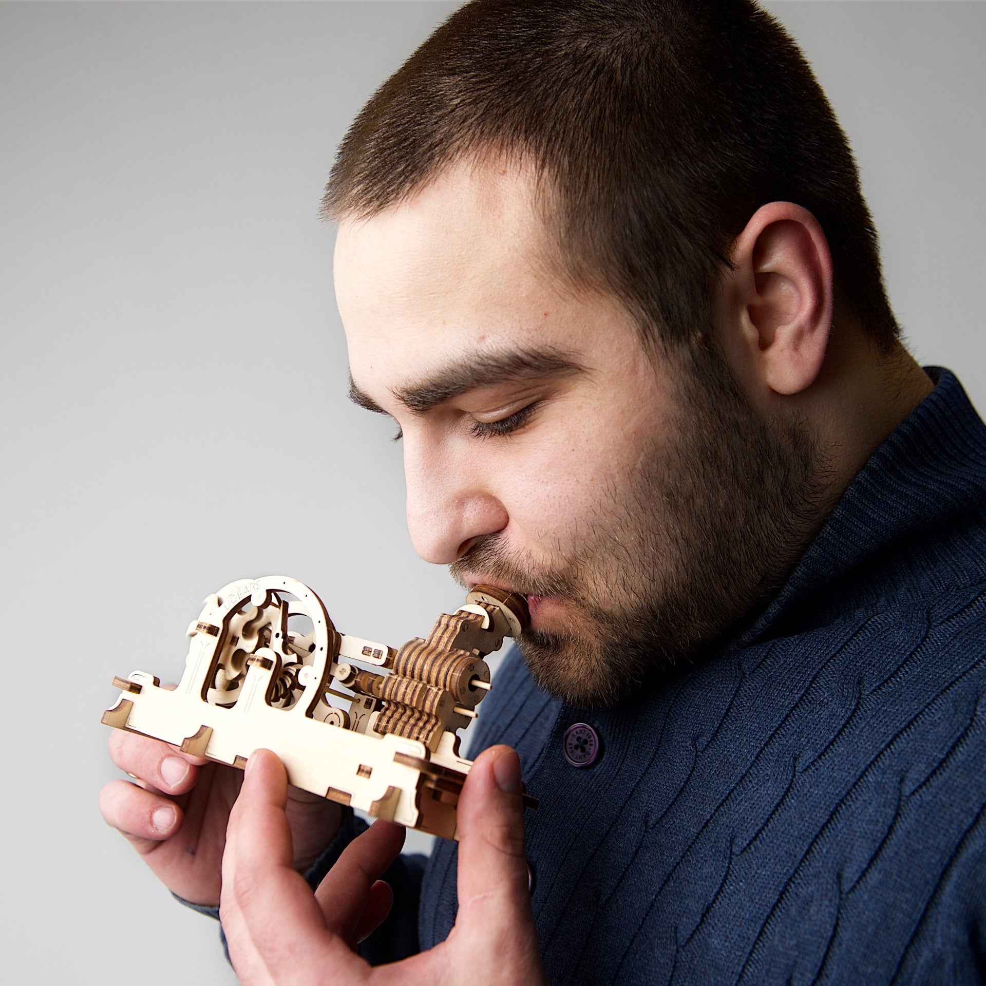 ugears-pneumatic-engine-moteur-pneumatique-bois-m-canique image 7