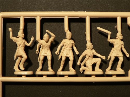 italeri-i6047-maquette-figurines-infanterie-romaine-chelle-1-72 image 4