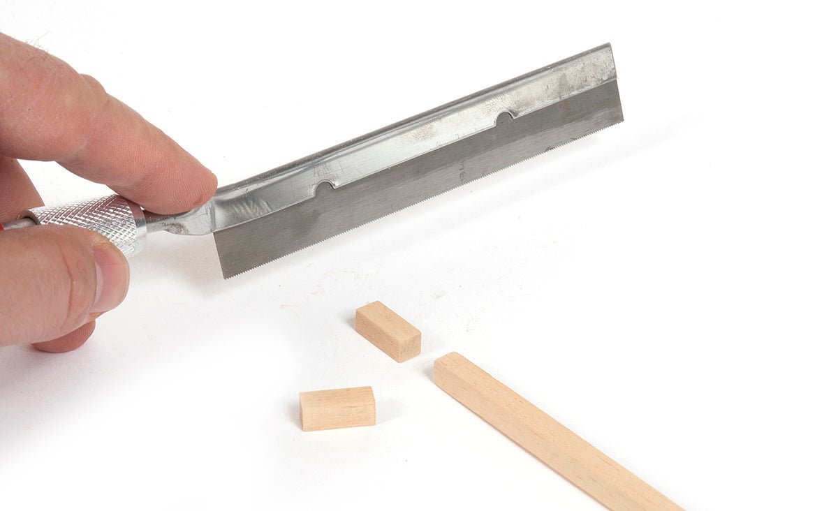 occre-scie-onglet-27-mm-avec-poign-e-lame-115-x-18-mm image 3