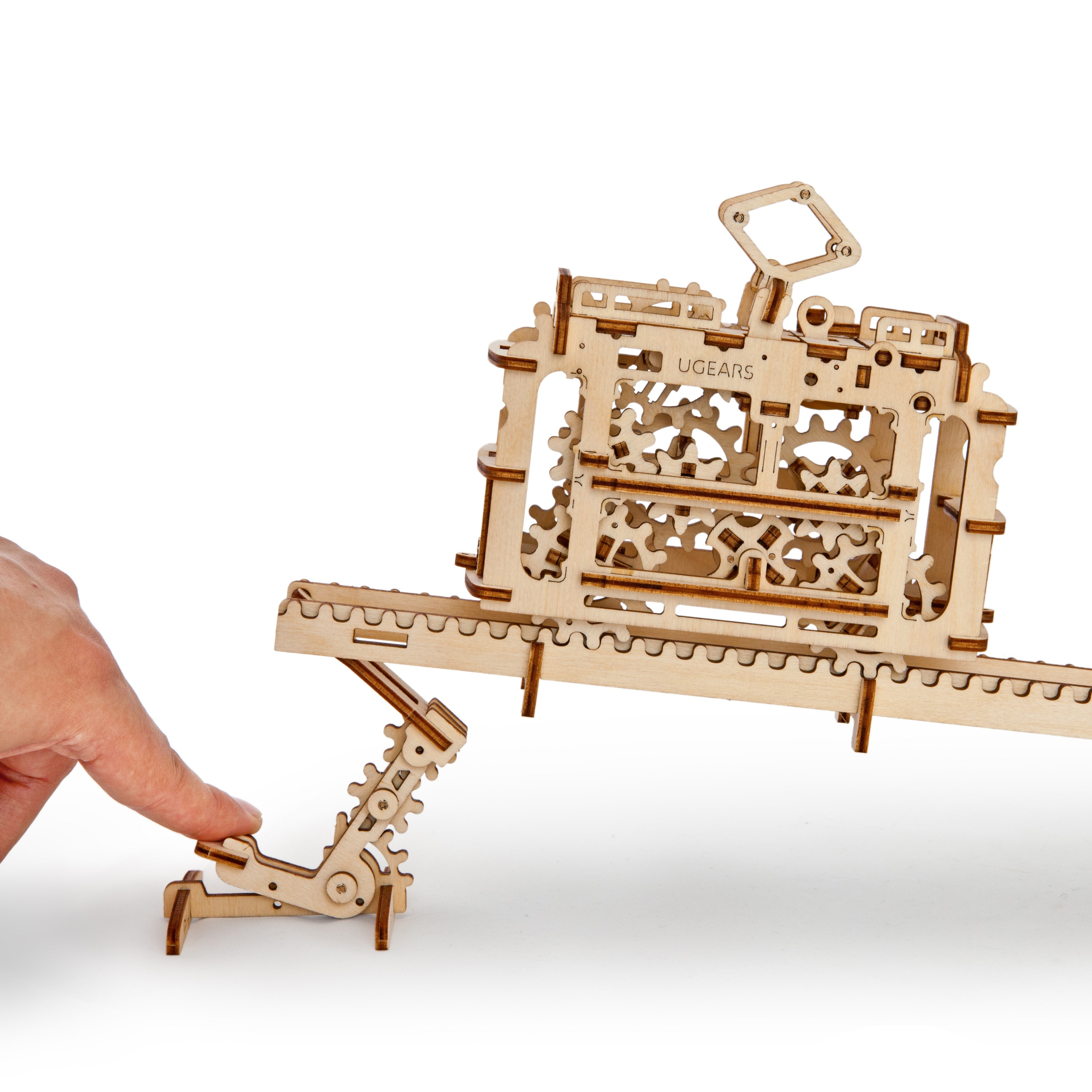 ugears-tram-on-rails-maquette-m-canique-bois-tramway-avec-rails image 3