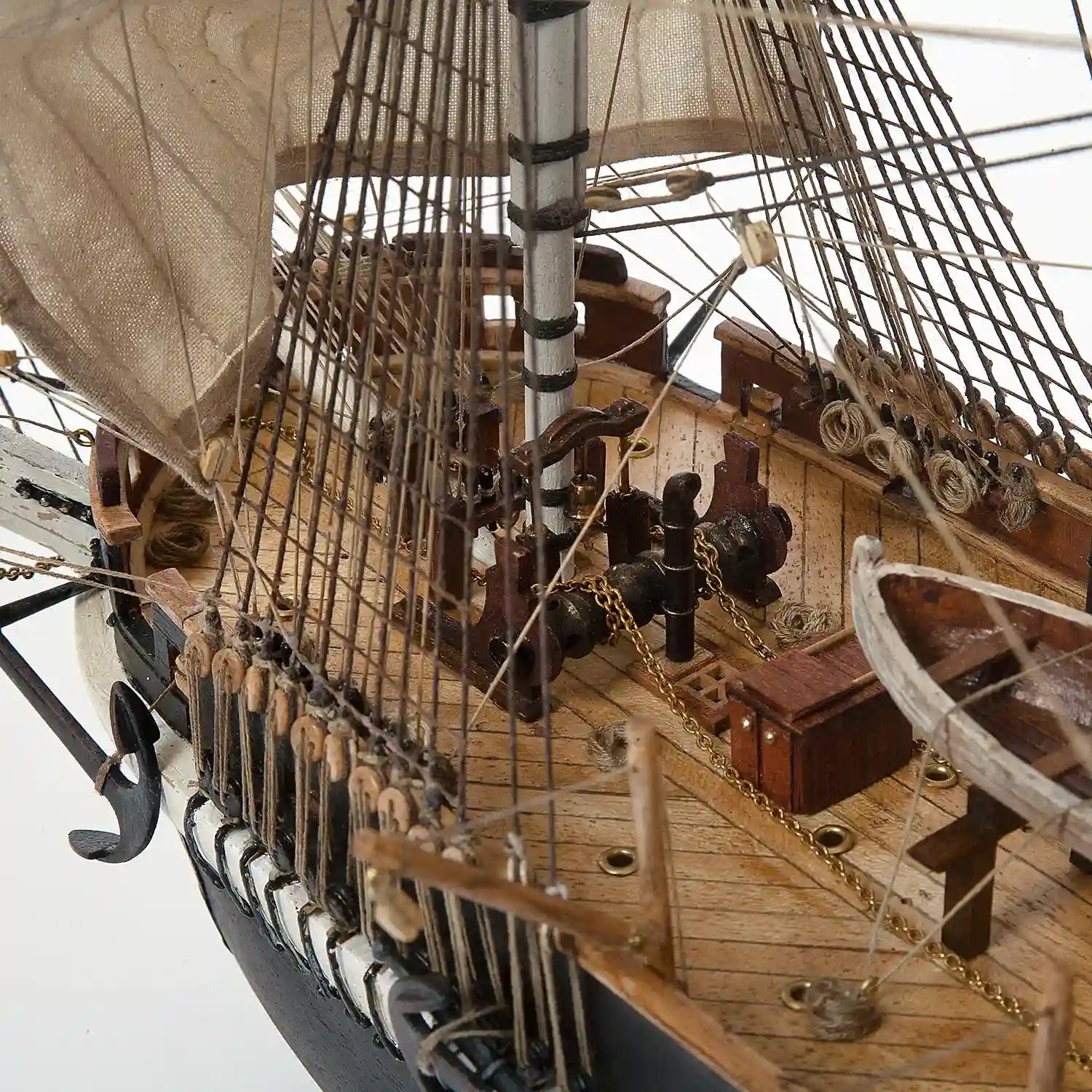 occre-hms-terror-maquette-bateau-exp-dition-polaire-en-kit-bois image 5