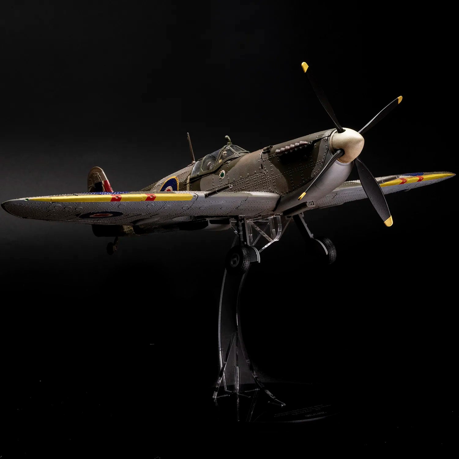 occre-supermarine-spitfire-mk-ixc-en398-maquette-avion-1-24 image 5