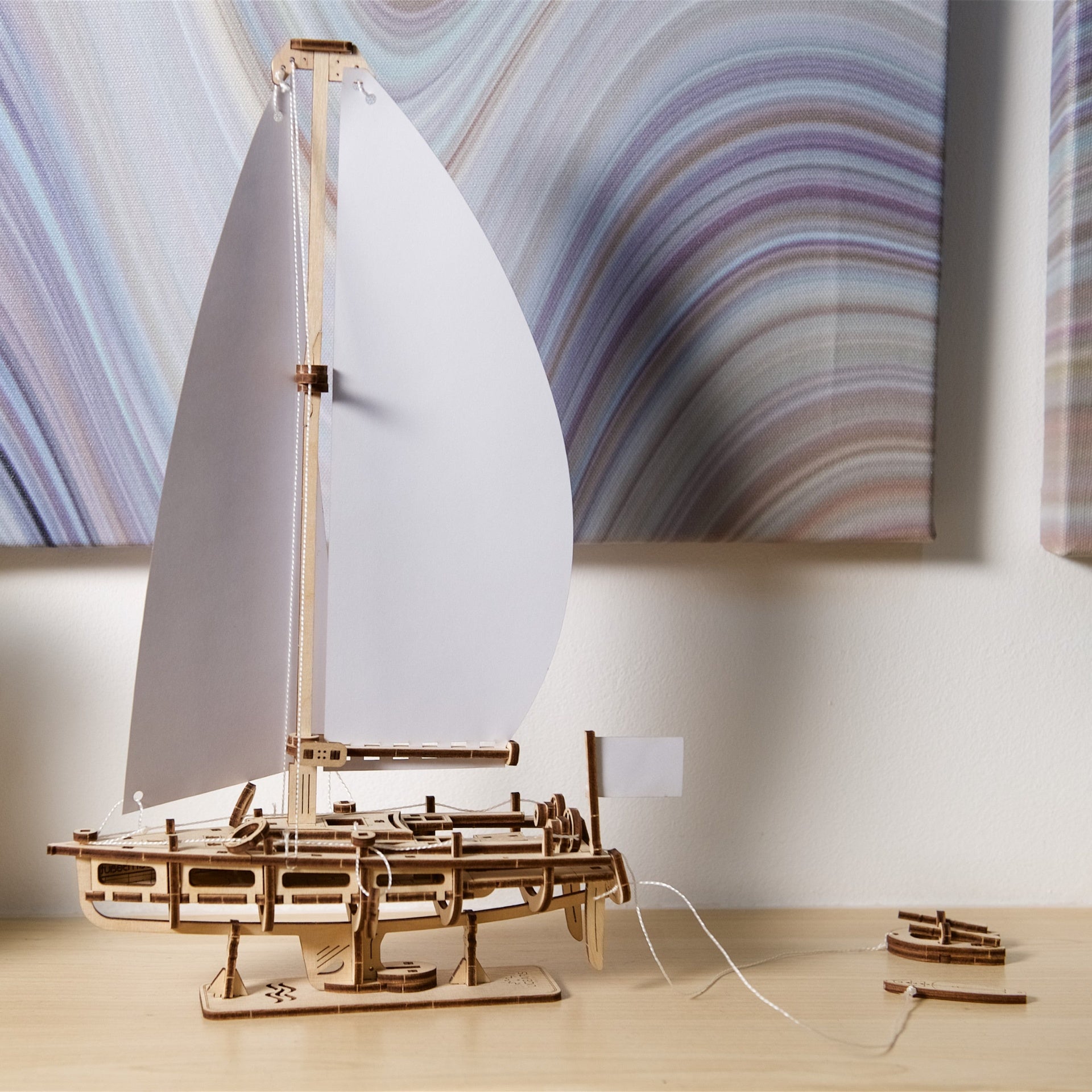 ugears-ocean-beauty-yacht-maquette-bois-voilier-exposer image 8