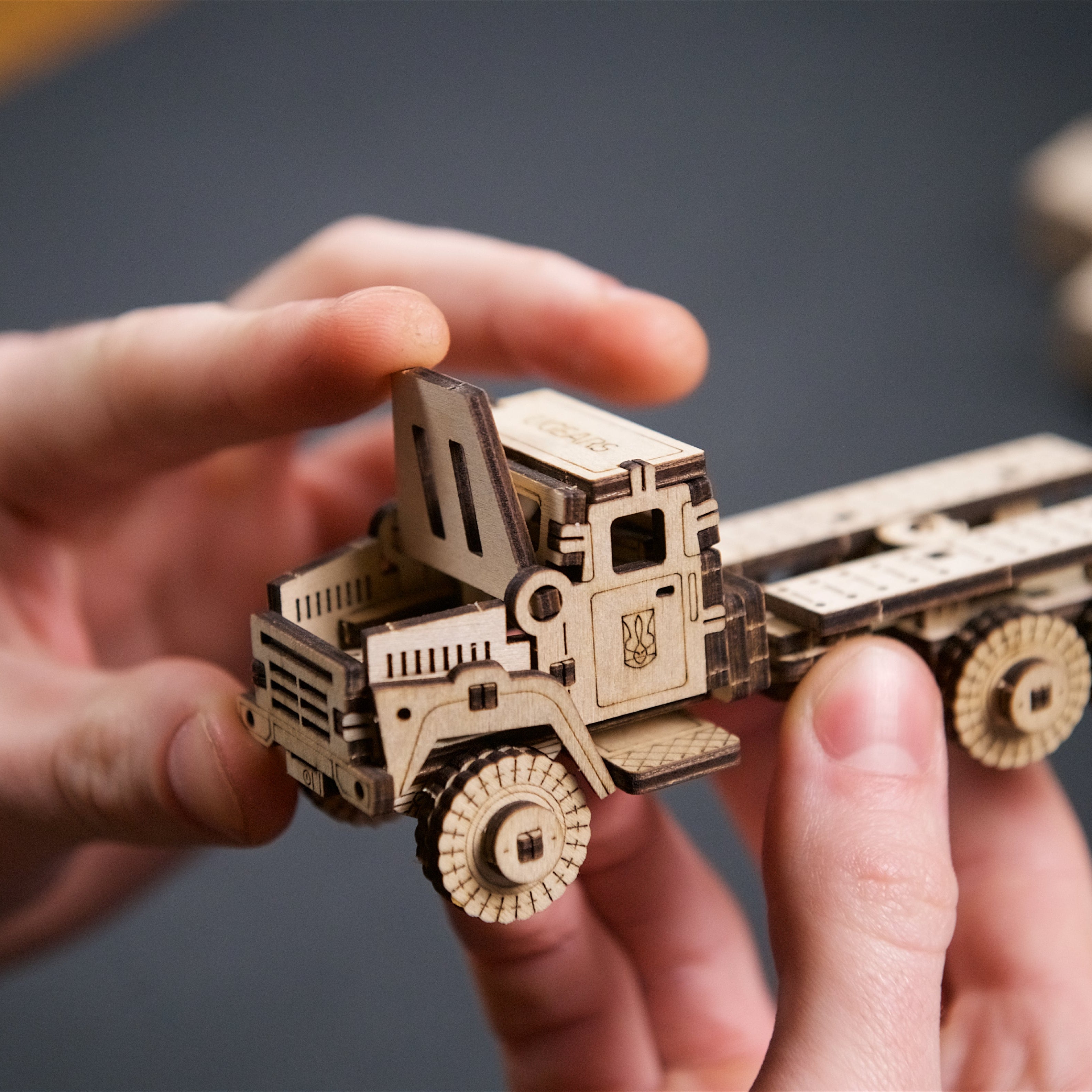 ugears-military-truck-maquette-m-canique-en-bois-3-essieux image 6