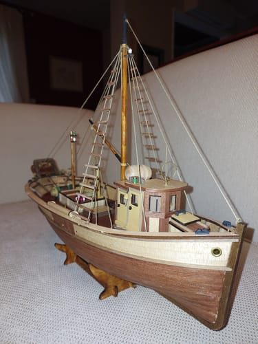 Superbe bateau de pêche
