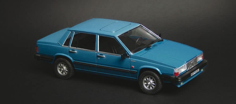 italeri-volvo-760-gle-1-24-maquette-voiture-plastique image 5