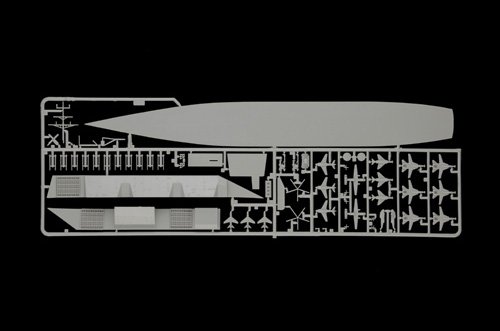 italeri-i5520-bateau-porte-avions-uss-saratoga-cv-60-chelle-1-720 image 4