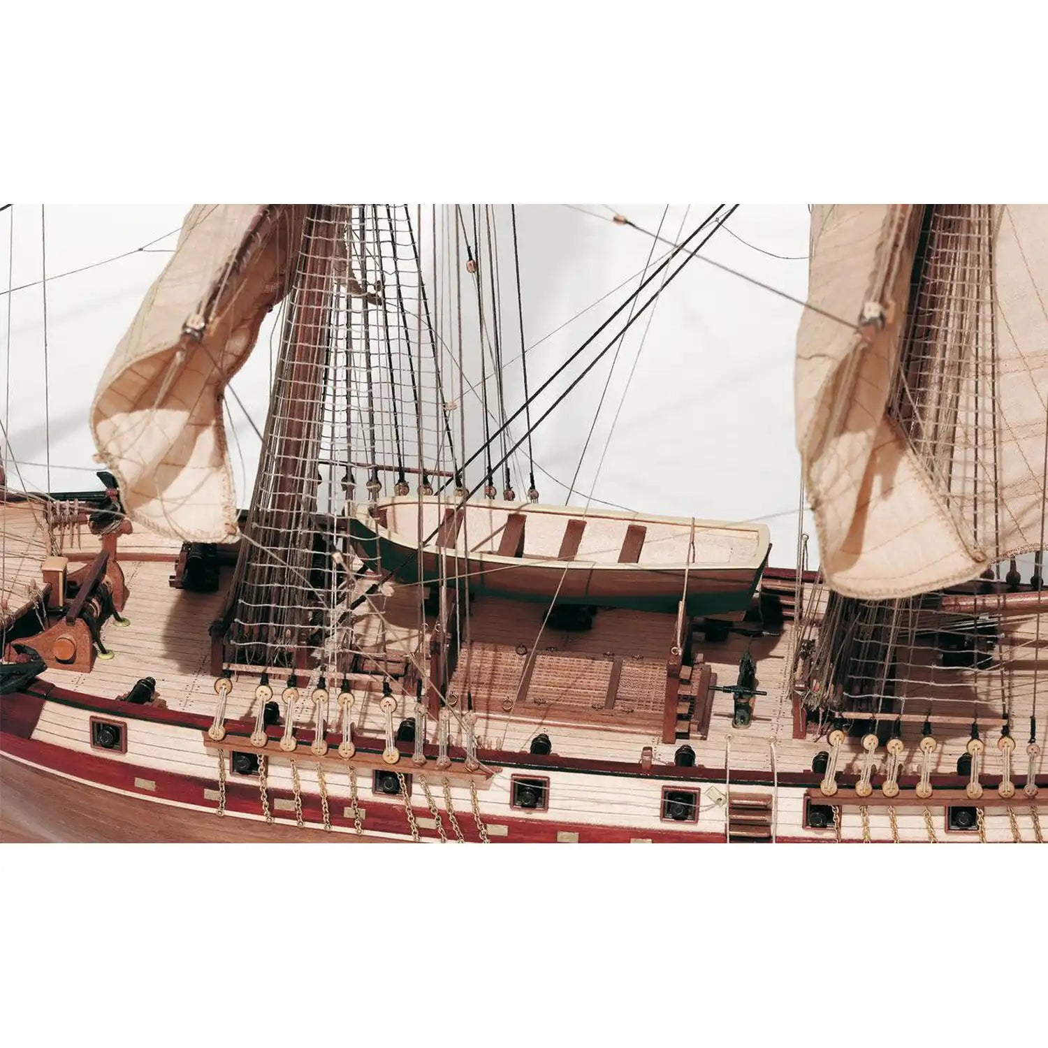 occre-corsair-maquette-bateau-bois-brigantin-corsaire-1-100-kit image 4
