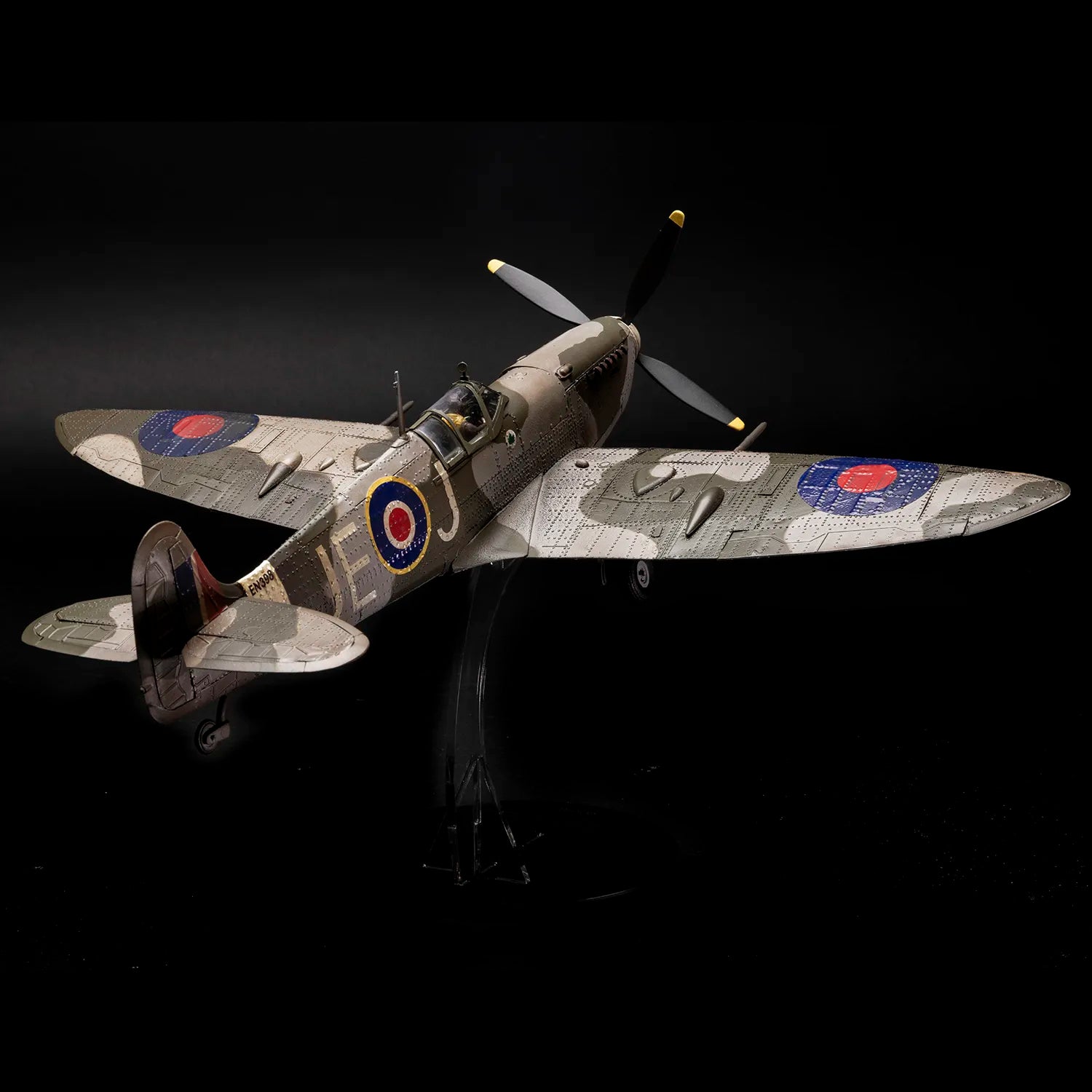 occre-supermarine-spitfire-mk-ixc-en398-maquette-avion-1-24 image 2