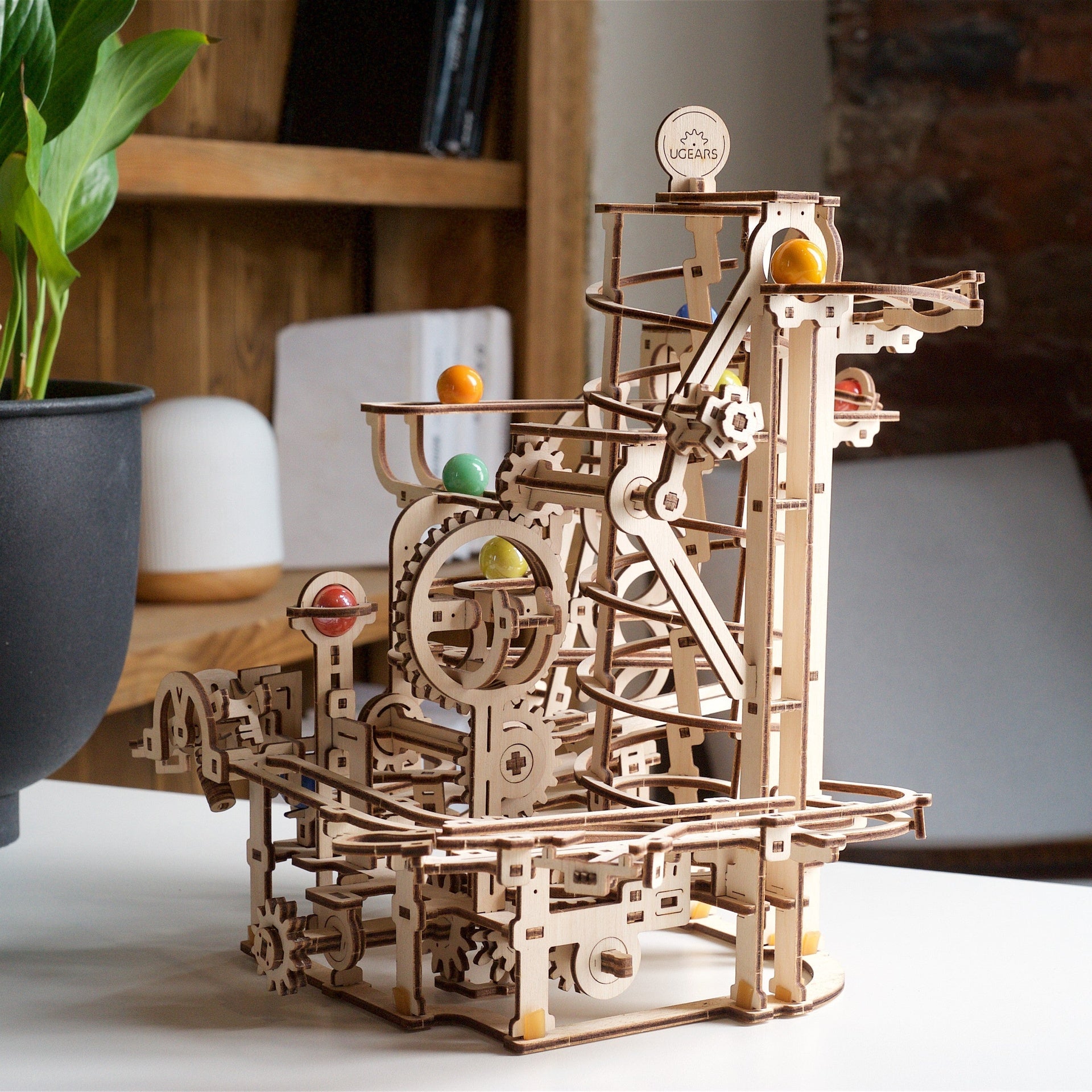 ugears-marble-run-spiral-hoist-circuit-de-billes-m-canique-en-bois image 8