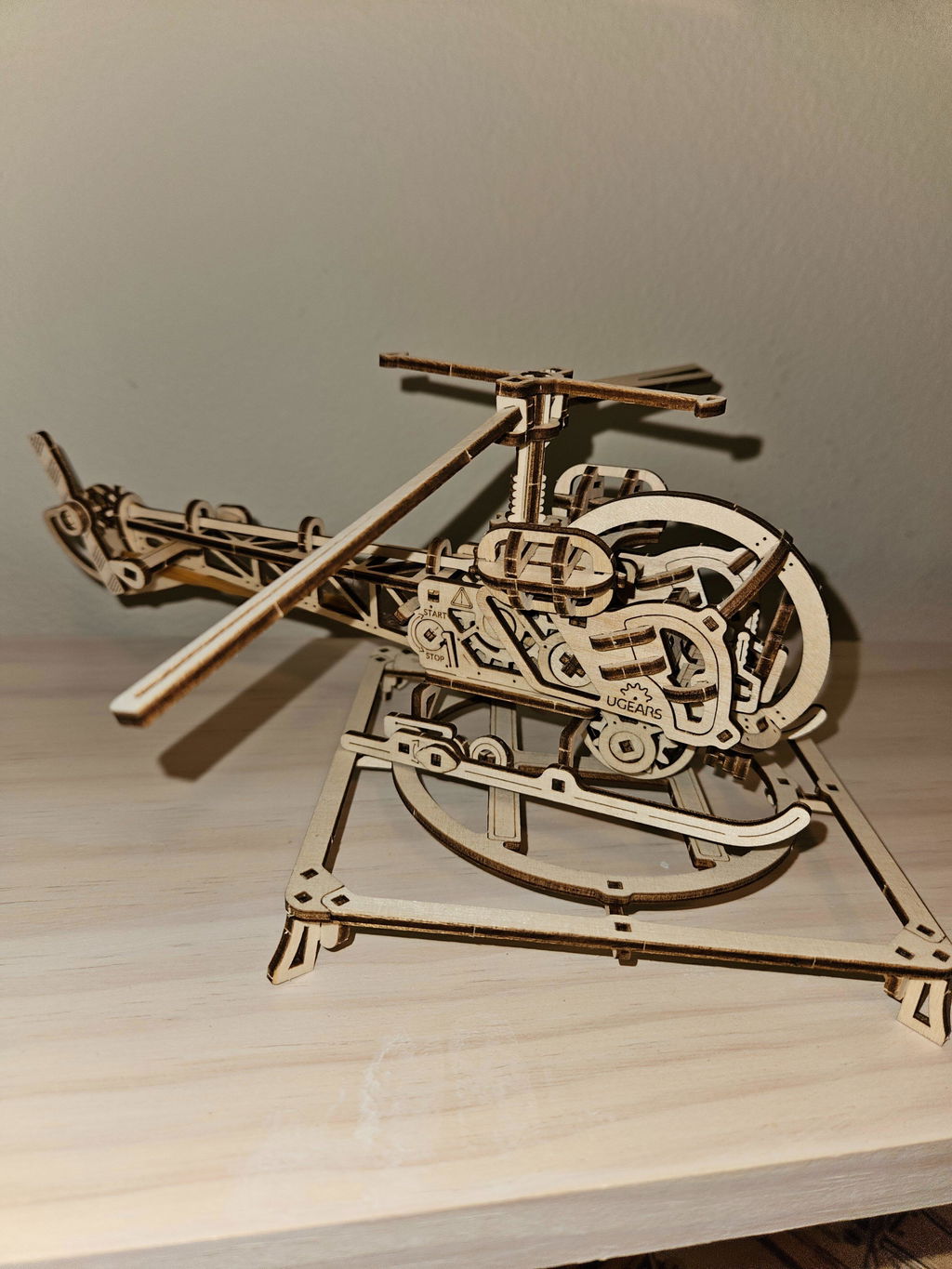 Petit hélico qui roule tout seul