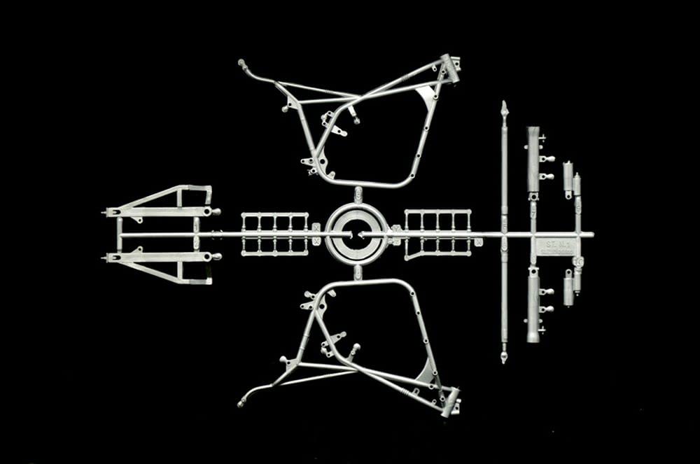 italeri-suzuki-rg-500-xr27-1-9-r-f-4644-maquette-moto image 7