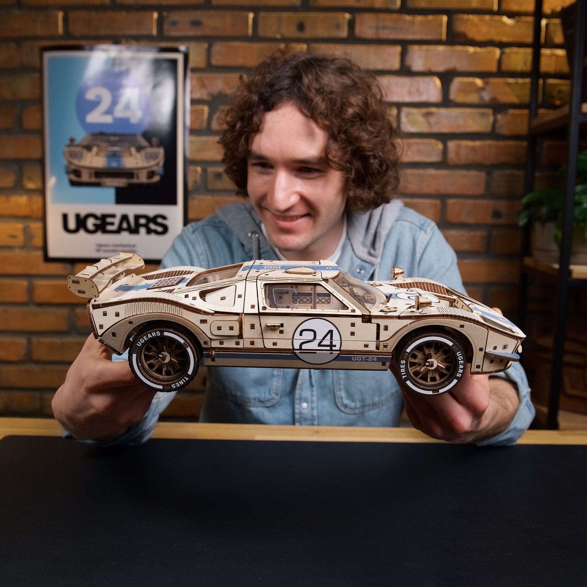 ugears-ugt-24-endurance-racer-maquette-m-canique-bois-1-12 image 7