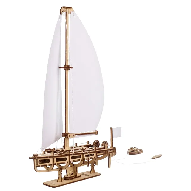 ugears-ocean-beauty-yacht-maquette-bois-voilier-exposer image 1