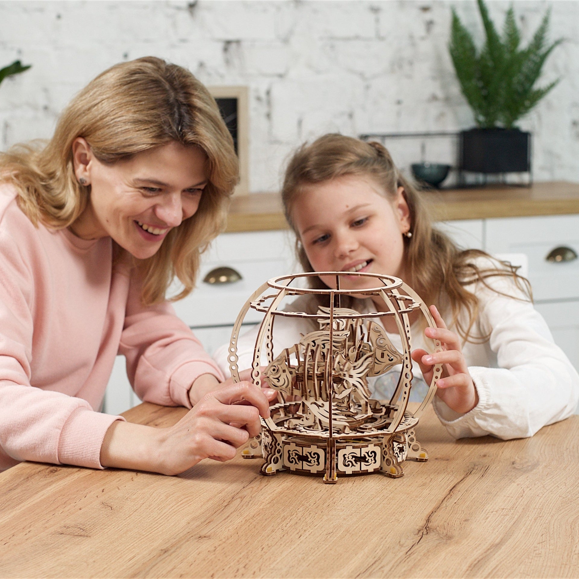 ugears-mechanical-aquarium-maquette-m-canique-en-bois image 7