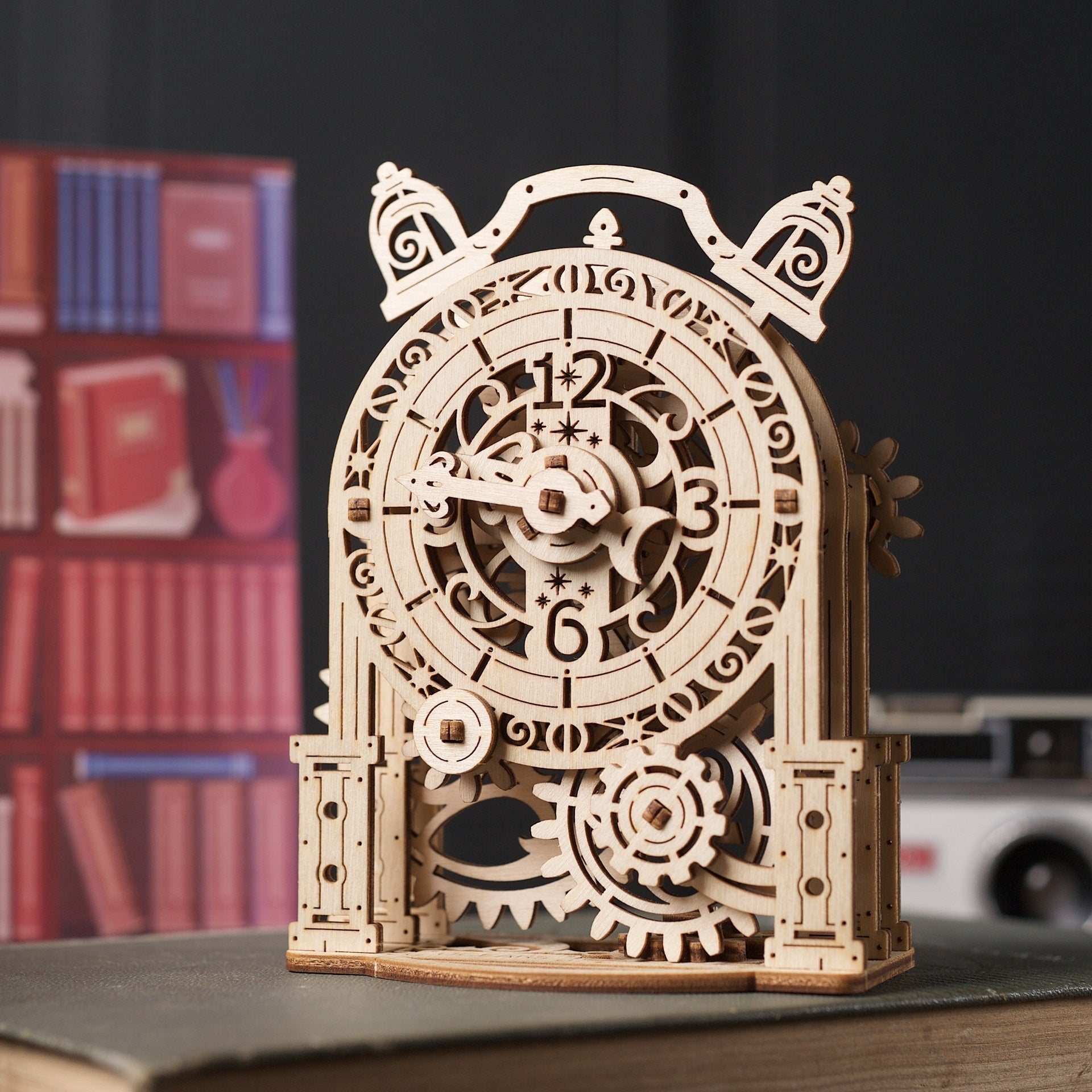 ugears-vintage-alarm-clock-r-veil-m-canique-en-bois image 6