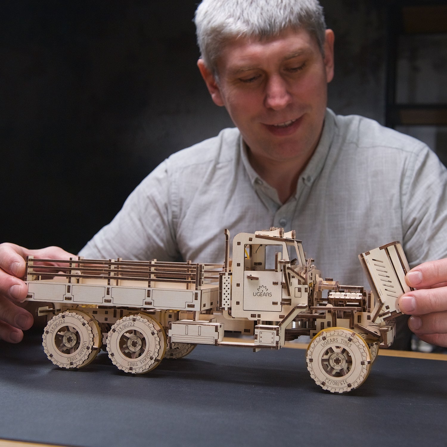 ugears-cargo-truck-camion-6x6-maquette-bois-m-canique-advanced image 7