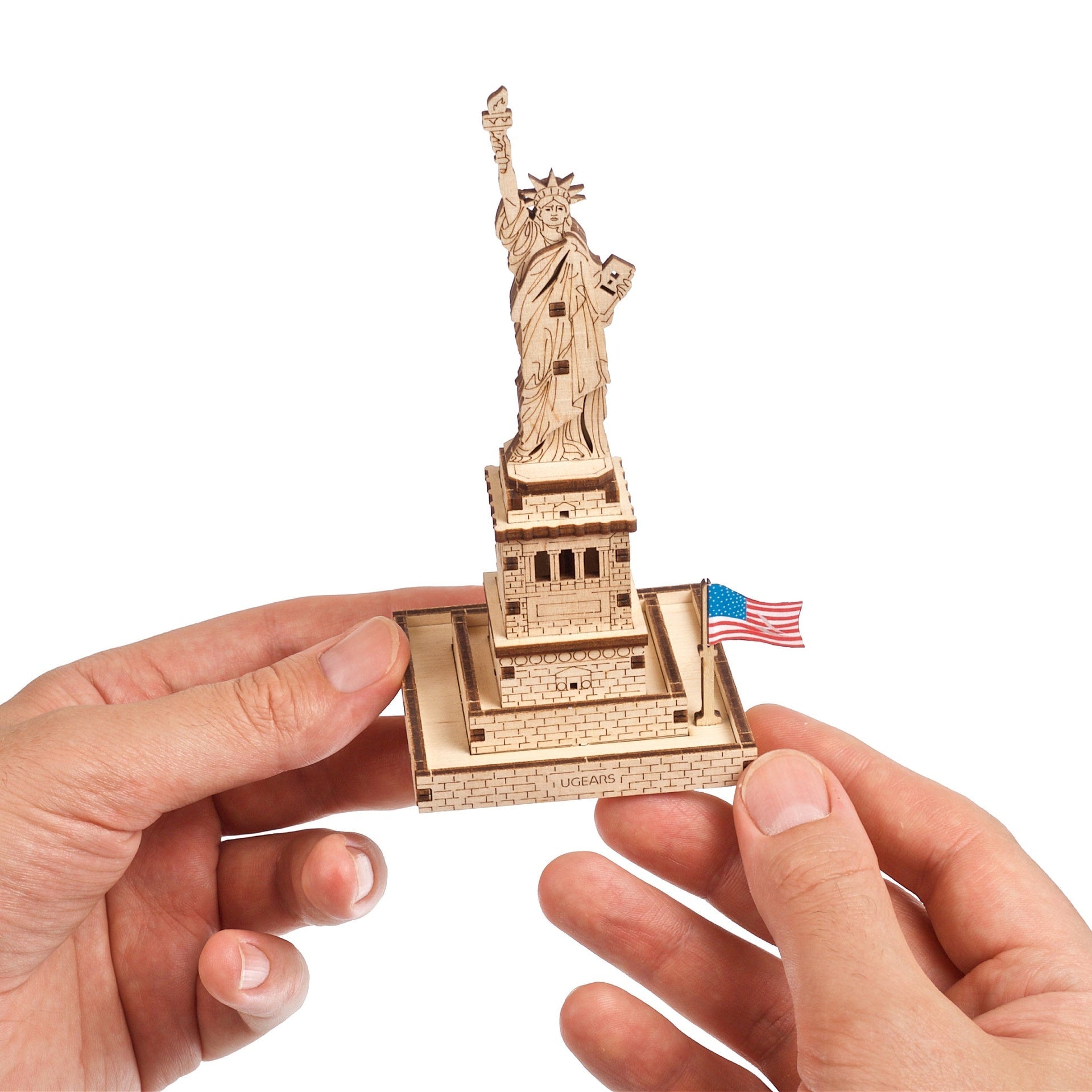 ugears-statue-of-liberty-maquette-bois-facile image 4