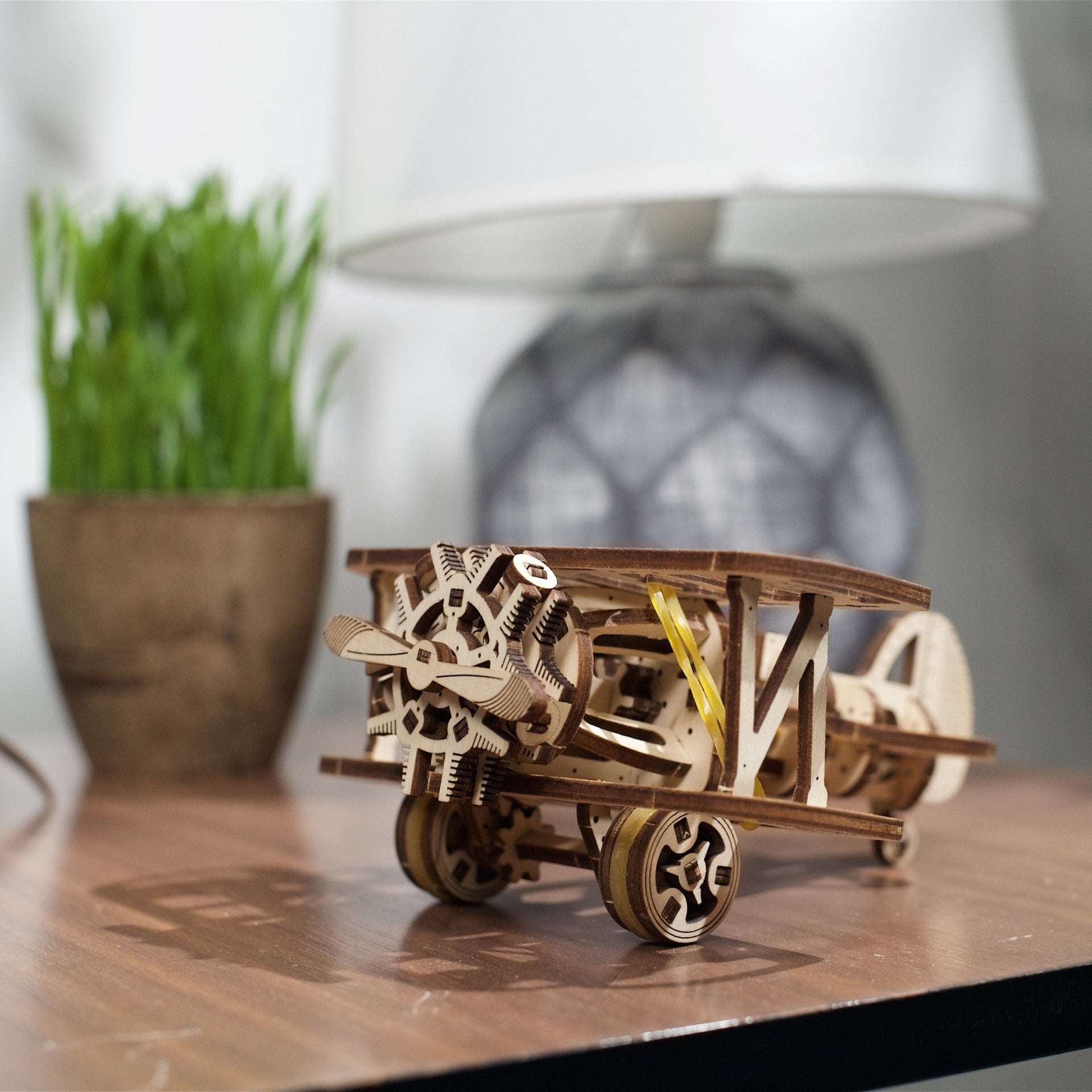 ugears-mini-biplane-maquette-bois-m-canique-u-mini image 8