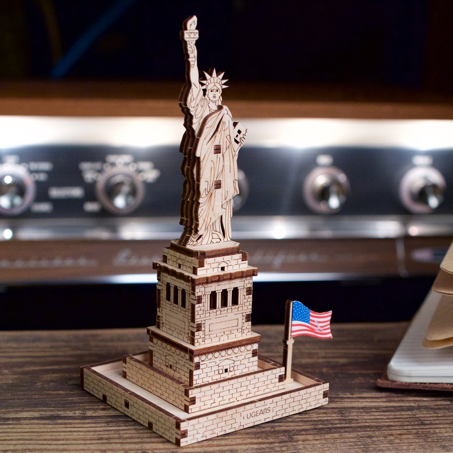 ugears-statue-of-liberty-maquette-bois-facile image 7