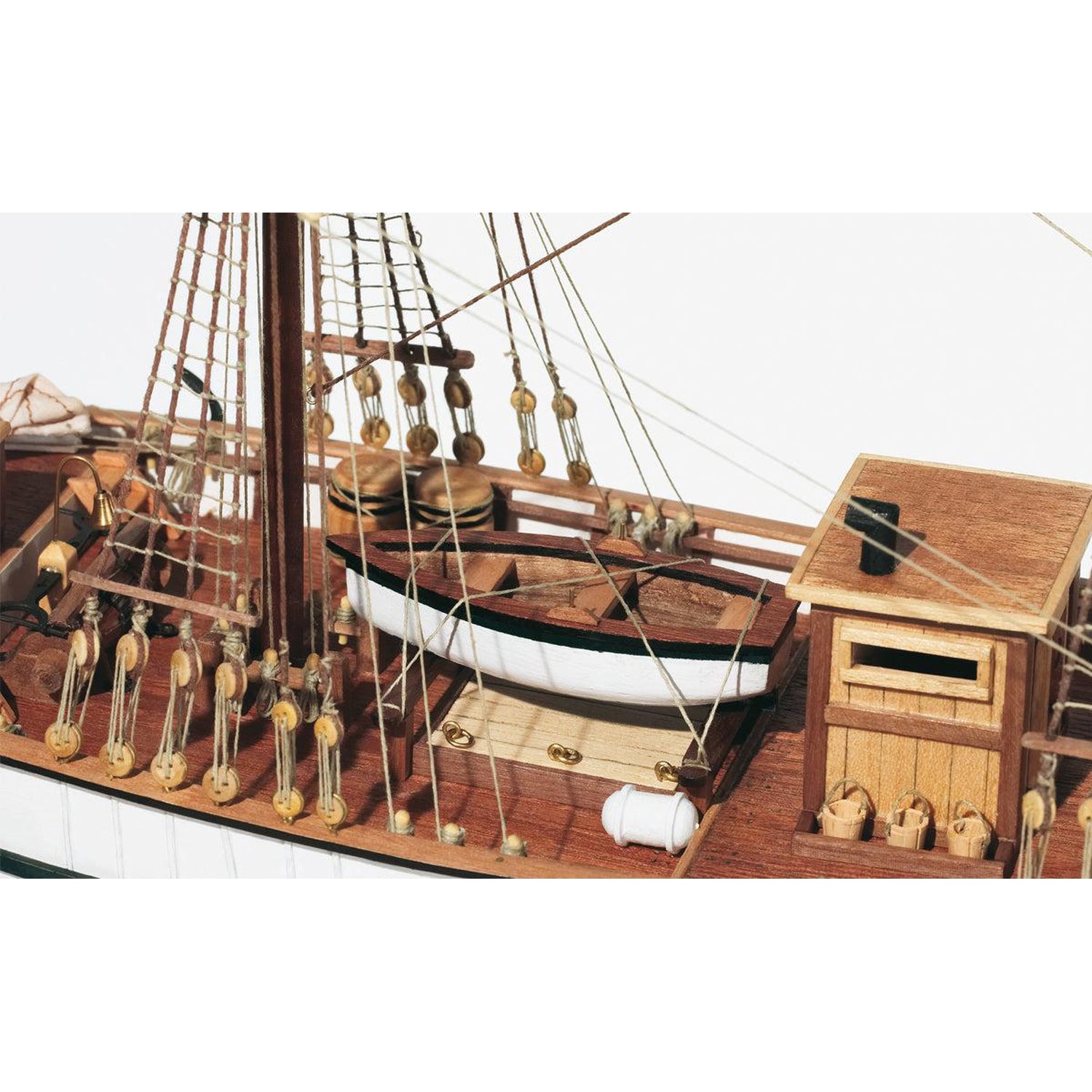 occre-aurora-maquette-bateau-brigantin-en-kit-bois image 4