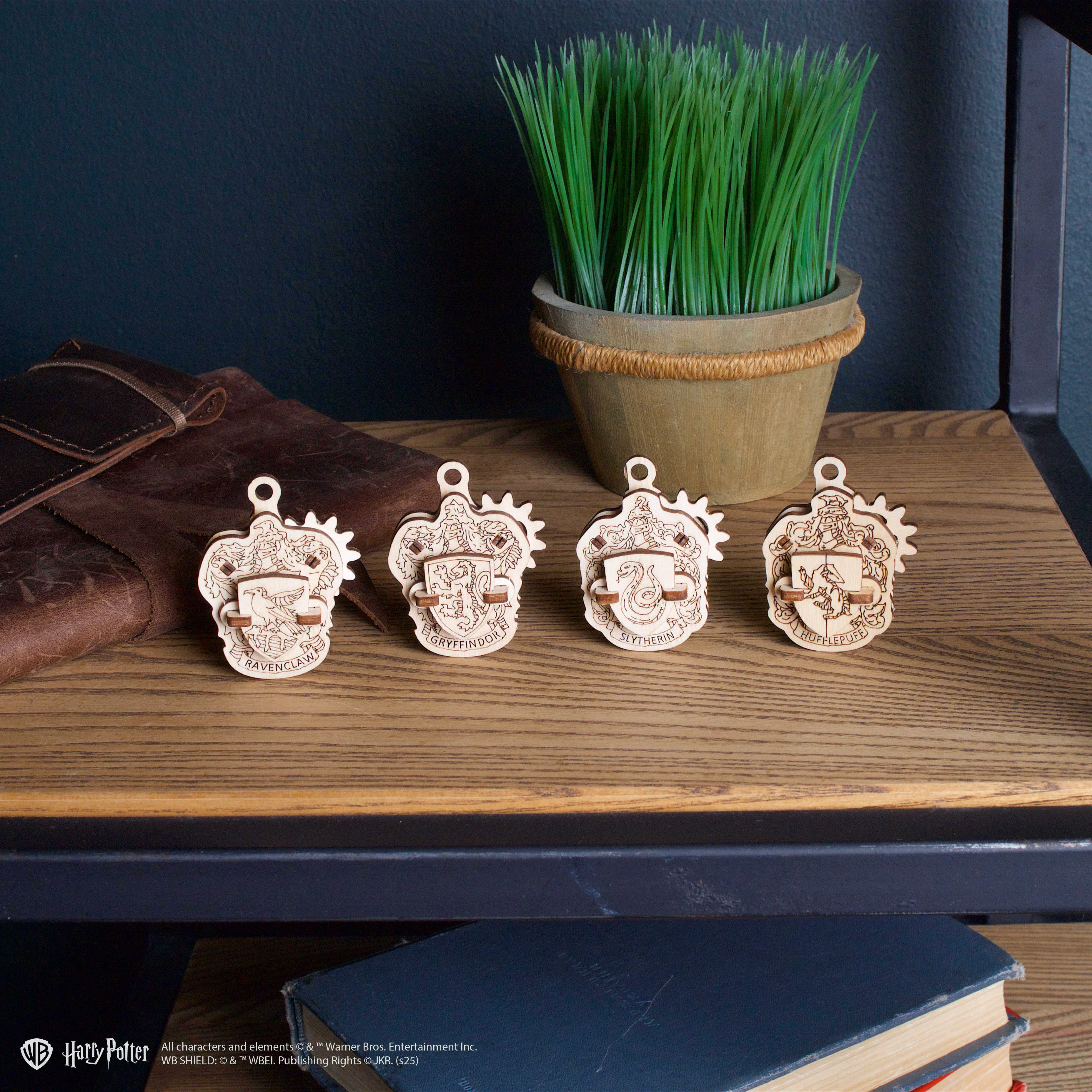 ugears-hogwarts-houses-u-fidgets-set-4-figurines-bois-harry-potter image 2
