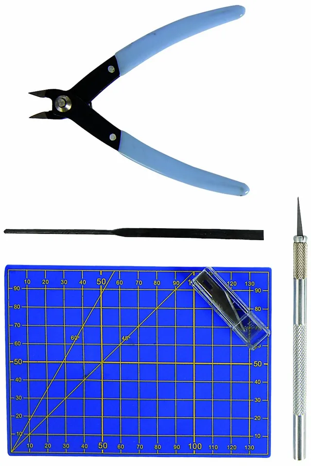 italeri-i50815-set-outillage-de-base-accessoire-pour-maquette-plastique image 1