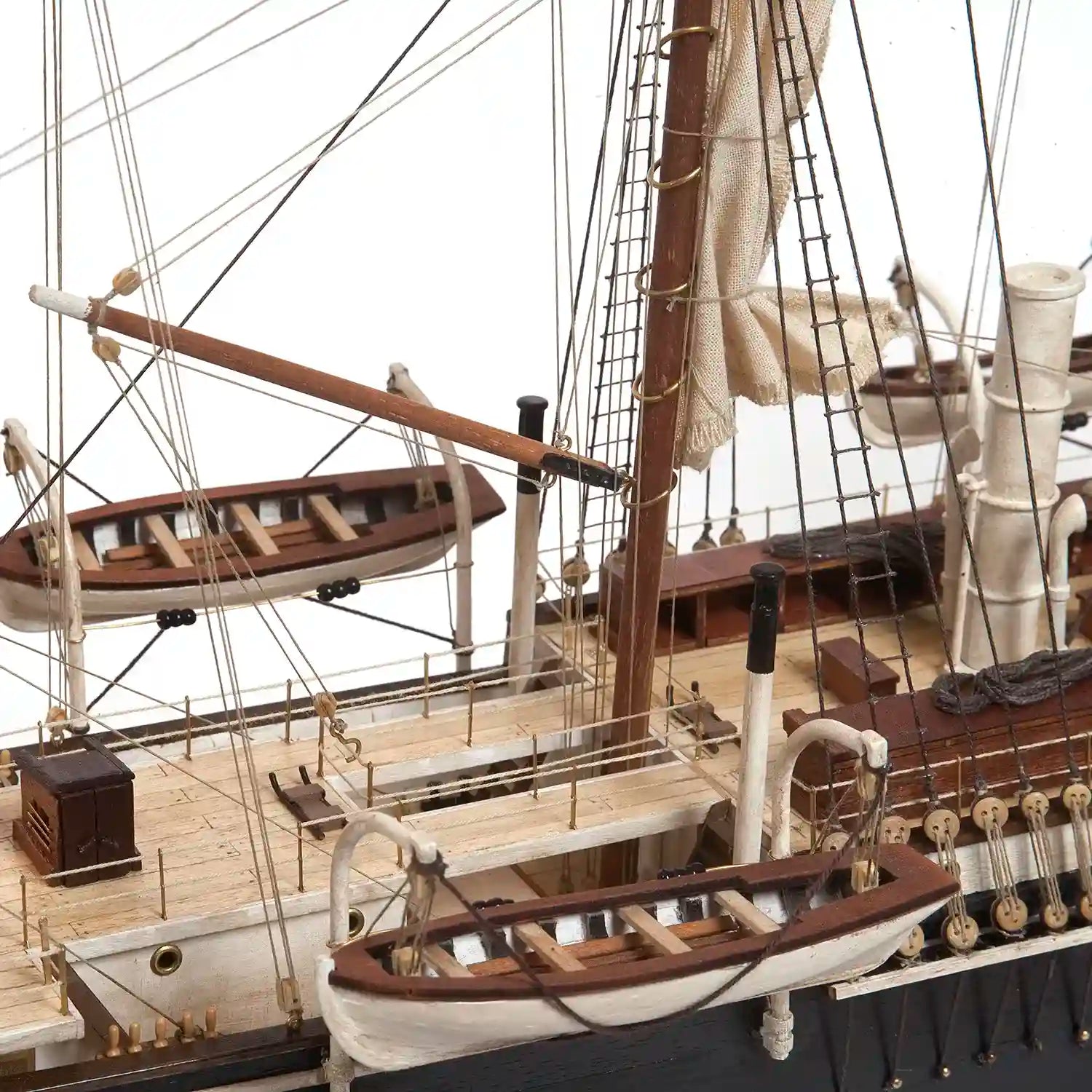occre-endurance-maquette-bateau-shackleton-en-kit-bois-avec-base image 8