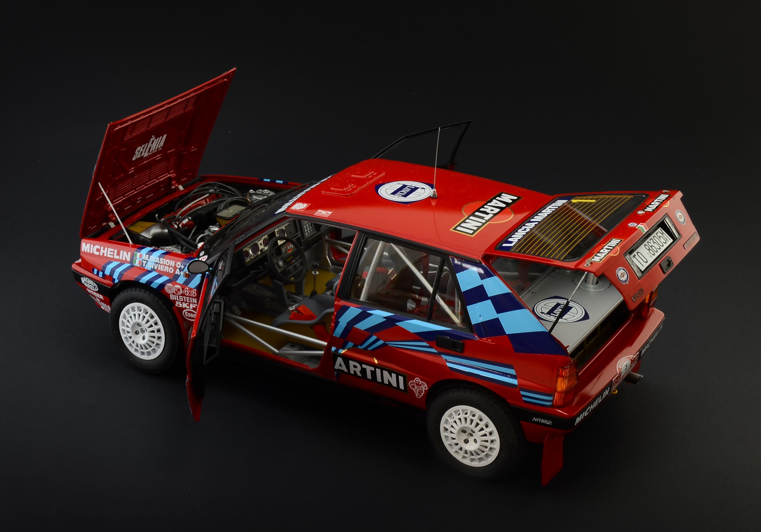 italeri-4712-lancia-delta-hf-integrale-16v-sanremo-1989-kit-plastique-1-12 image 5
