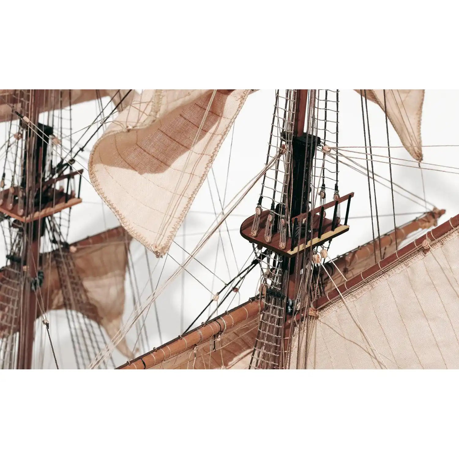 occre-corsair-maquette-bateau-bois-brigantin-corsaire-1-100-kit image 6